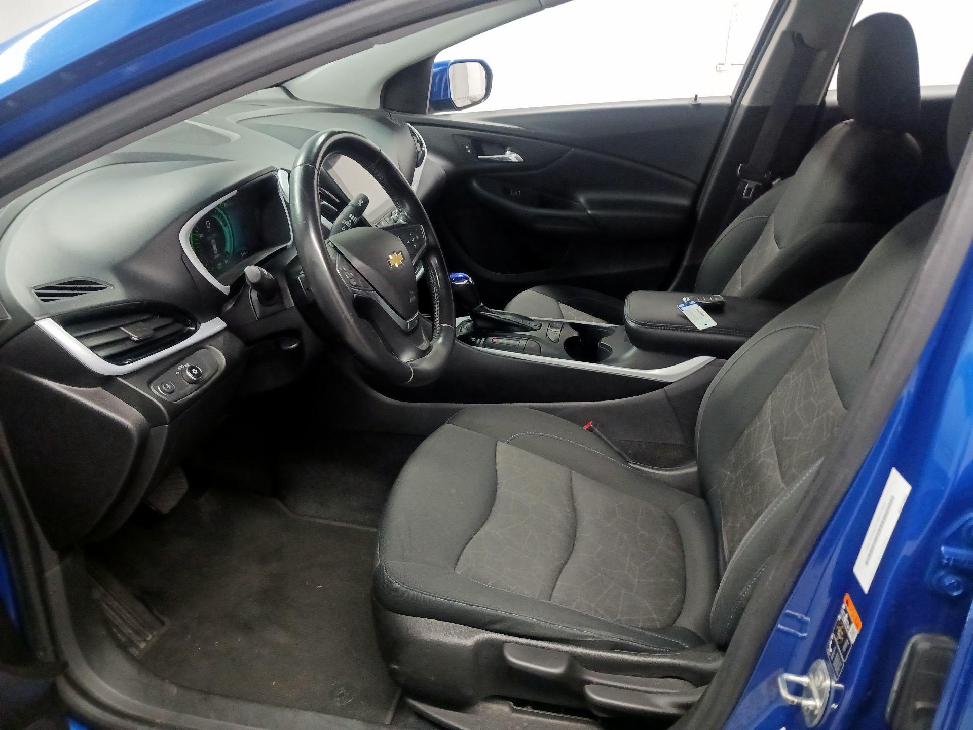 Thumbnail: 2016 Chevrolet Volt - 9