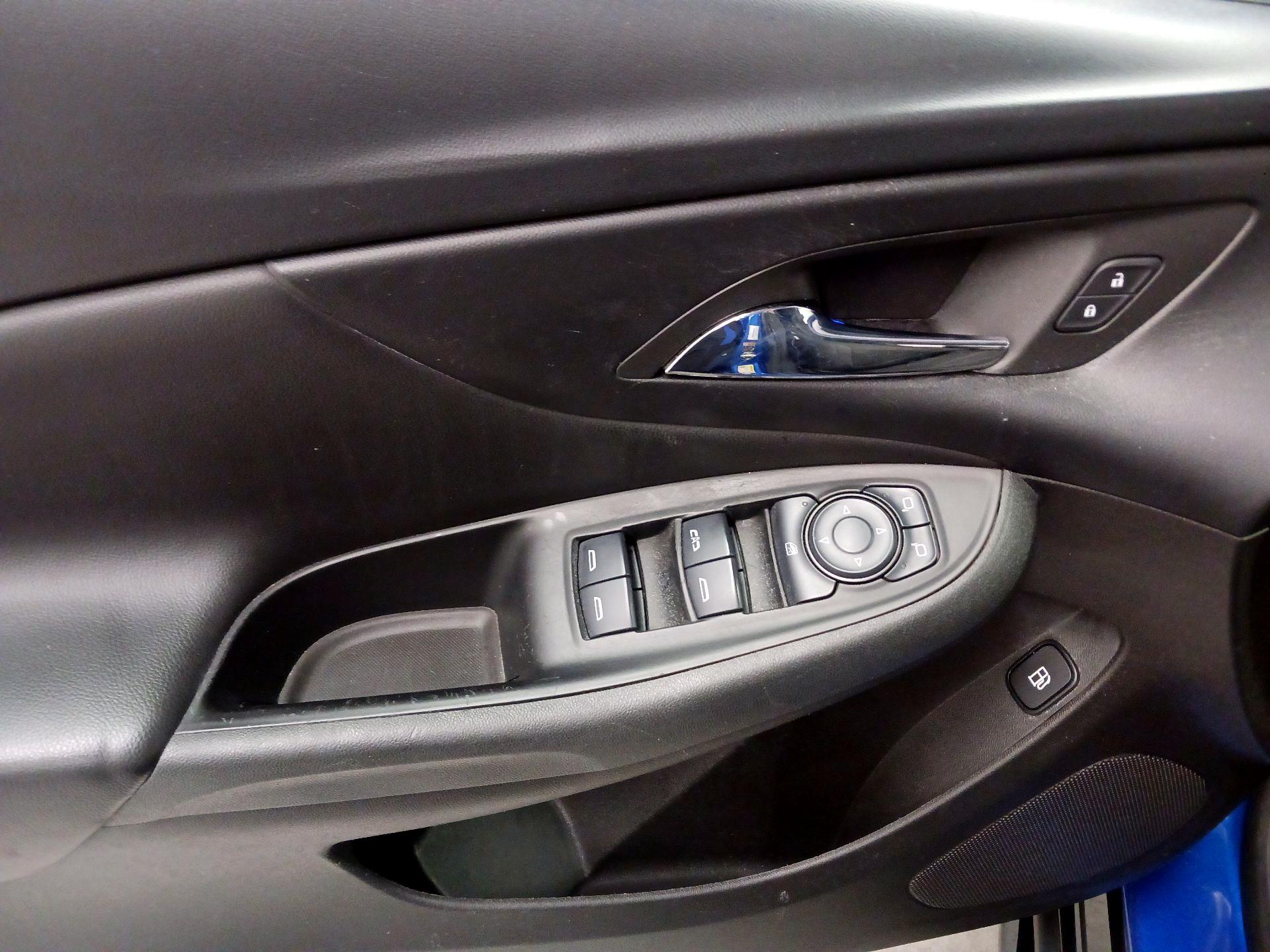 Thumbnail: 2016 Chevrolet Volt - 10