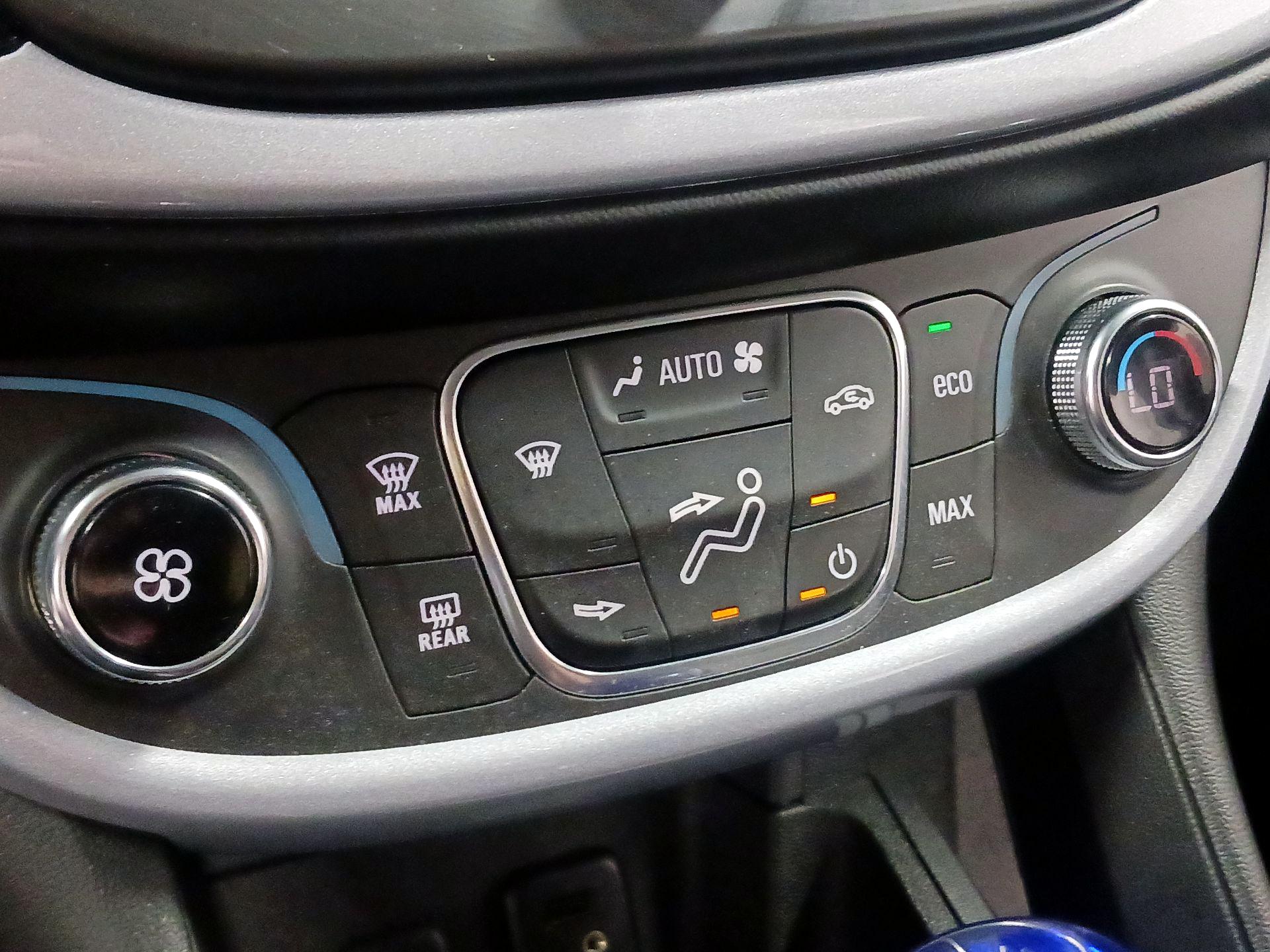 Thumbnail: 2016 Chevrolet Volt - 14