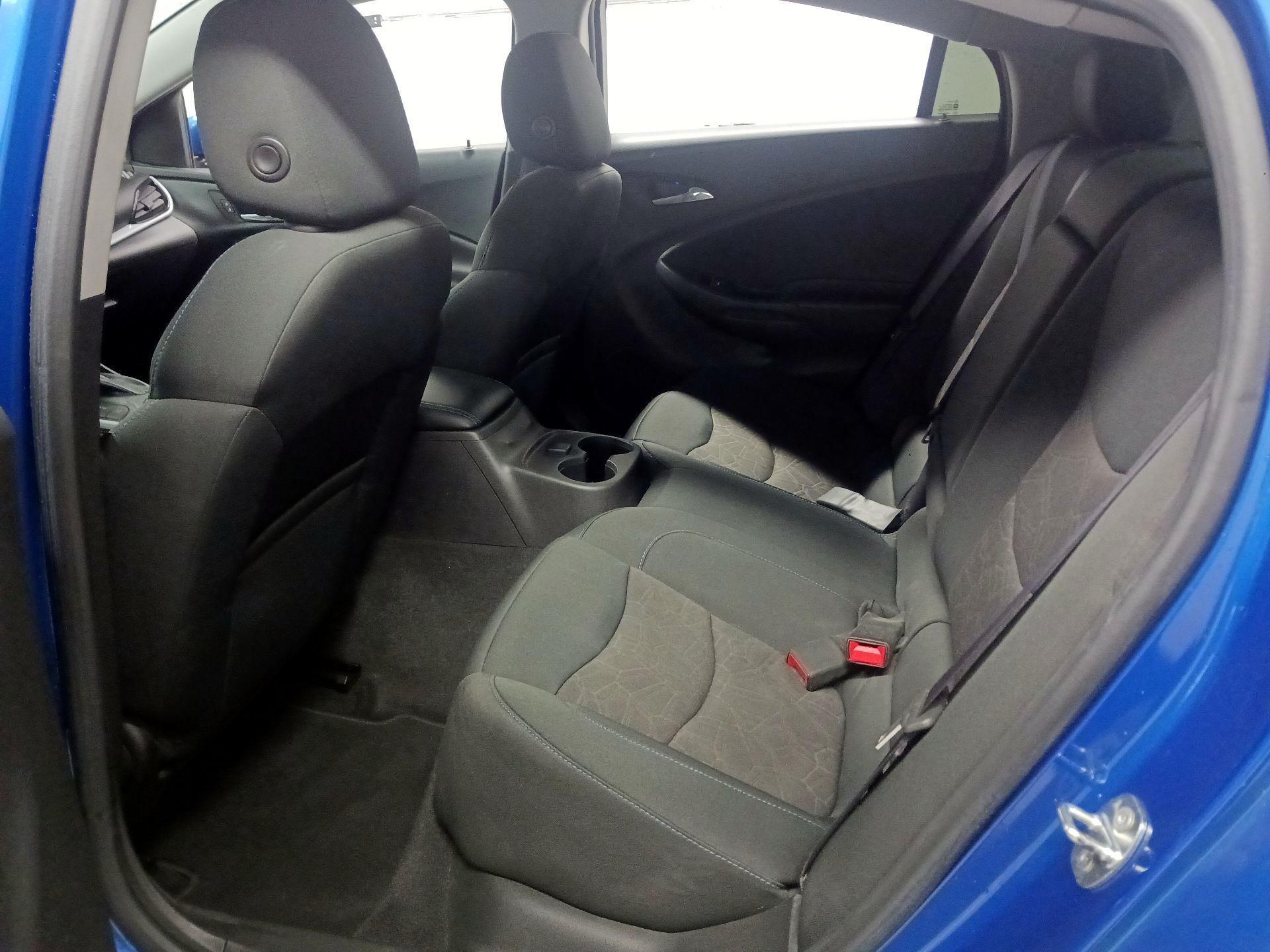 Thumbnail: 2016 Chevrolet Volt - 17