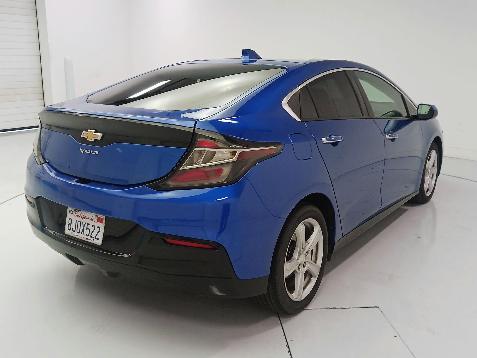 Thumbnail: 2016 Chevrolet Volt - 5