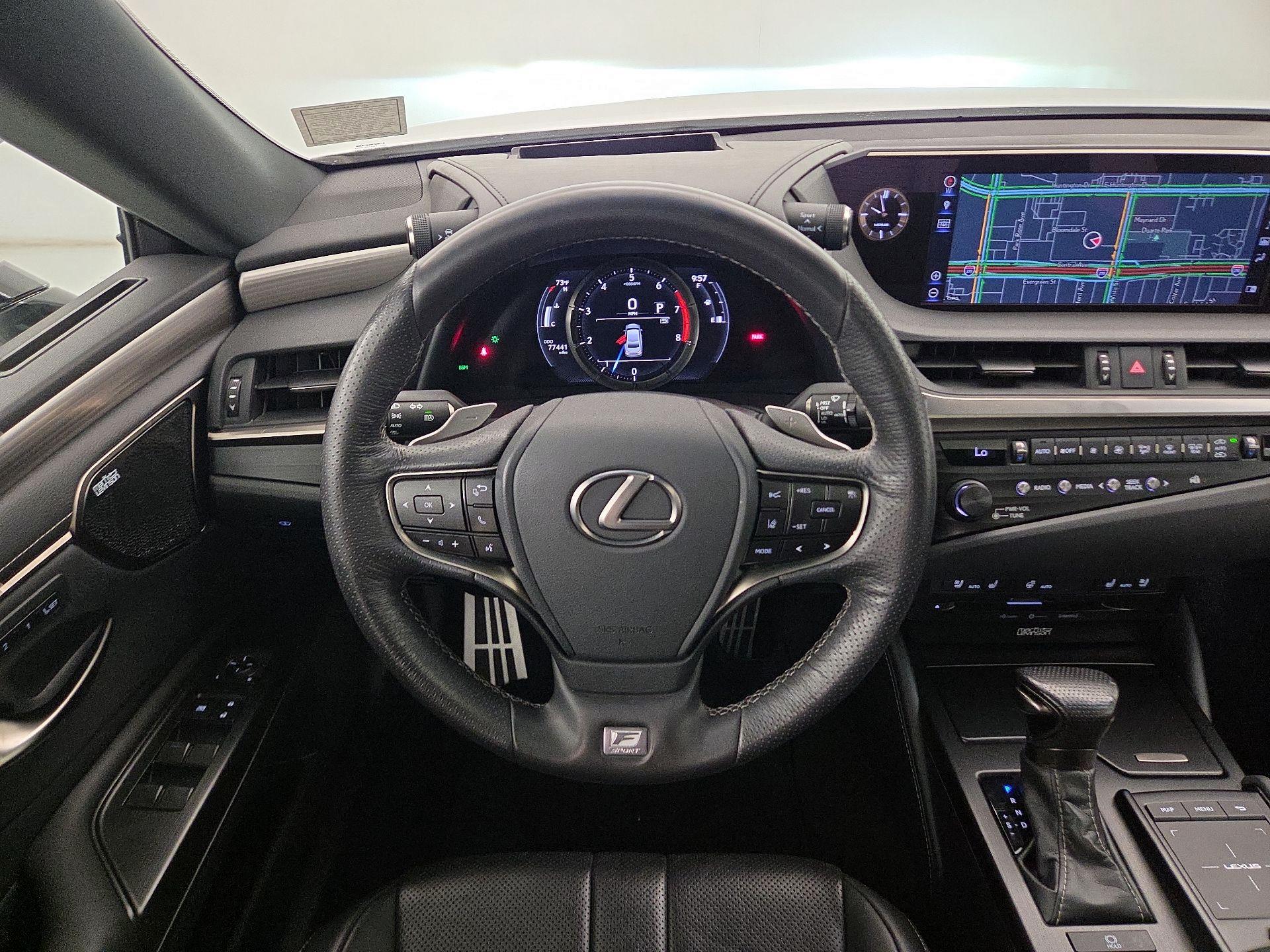 Thumbnail: 2019 Lexus ES - 10