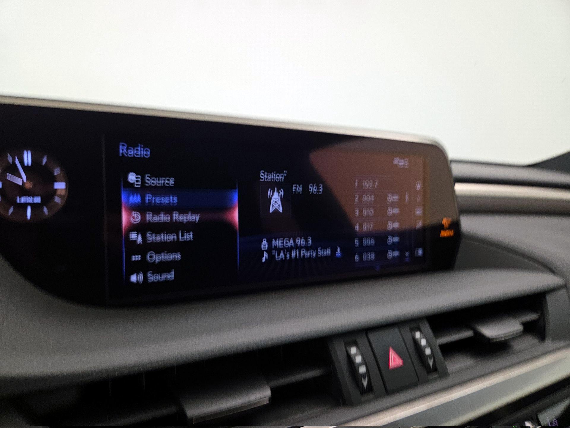Thumbnail: 2019 Lexus ES - 16
