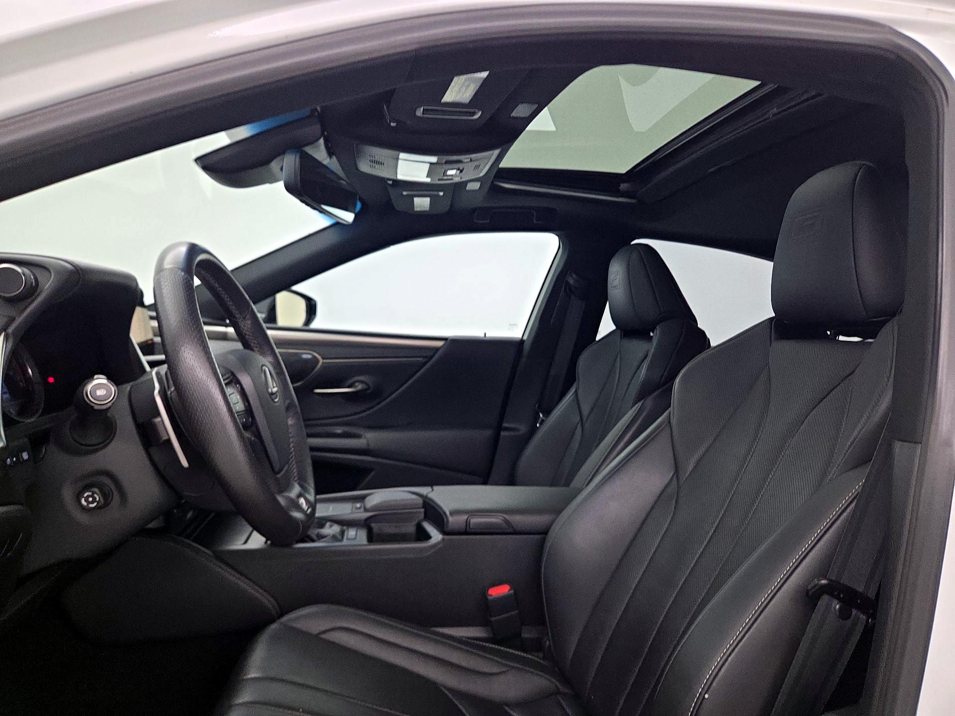 Thumbnail: 2019 Lexus ES - 20