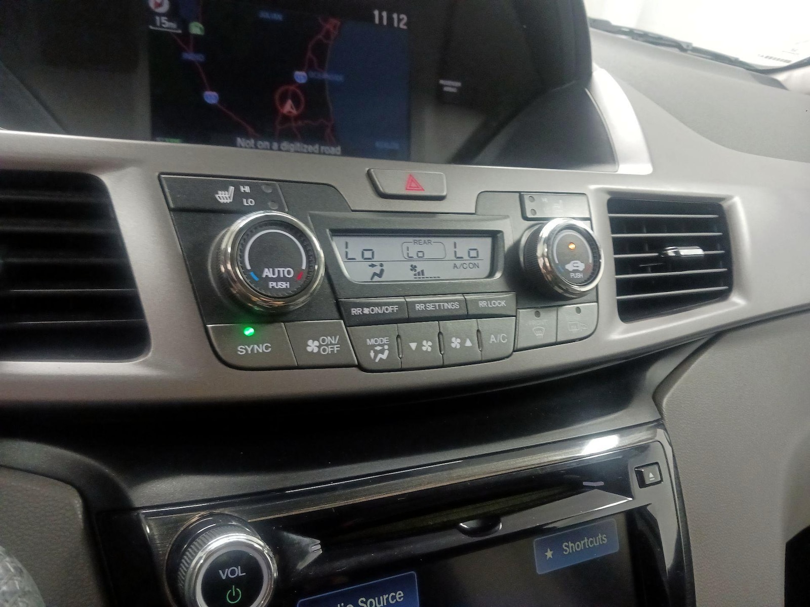 2016 Honda Odyssey Touring Elite - Photo 13