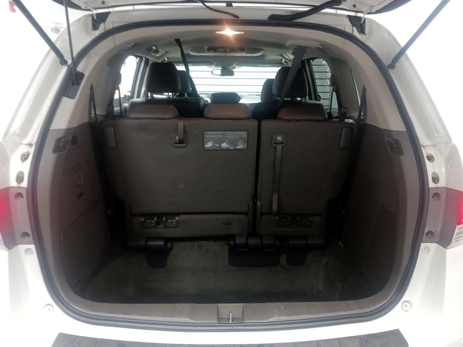 2016 Honda Odyssey Touring Elite - Photo 16