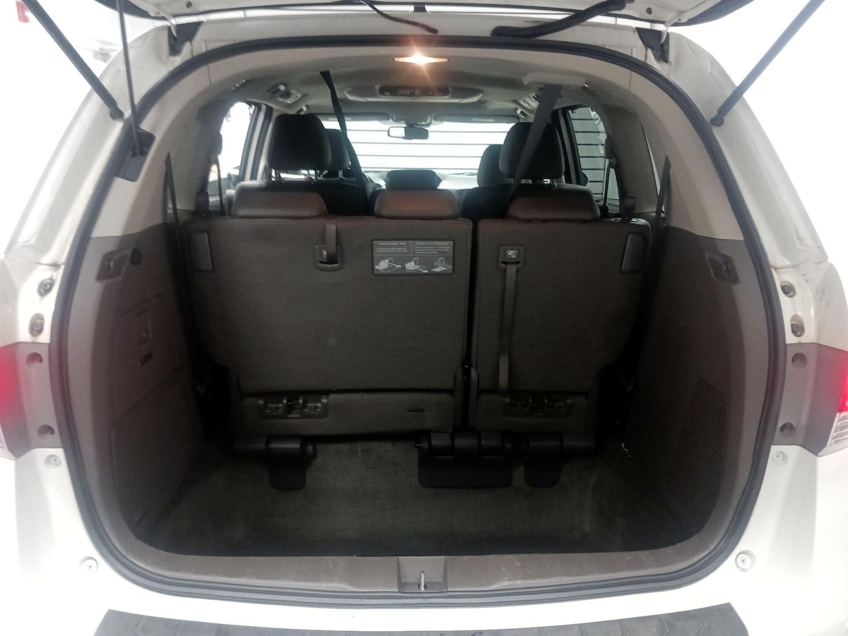 Trunk/Cargo (Seats Up)