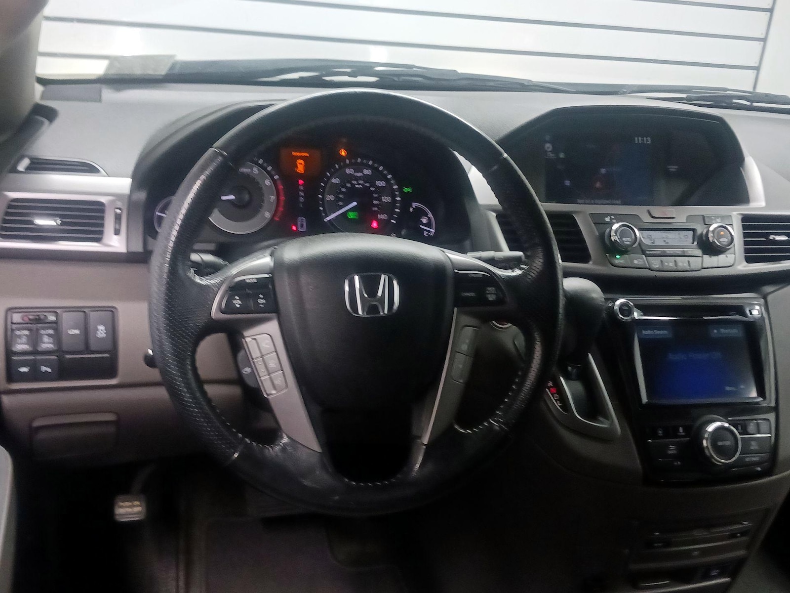2016 Honda Odyssey Touring Elite - Photo 9