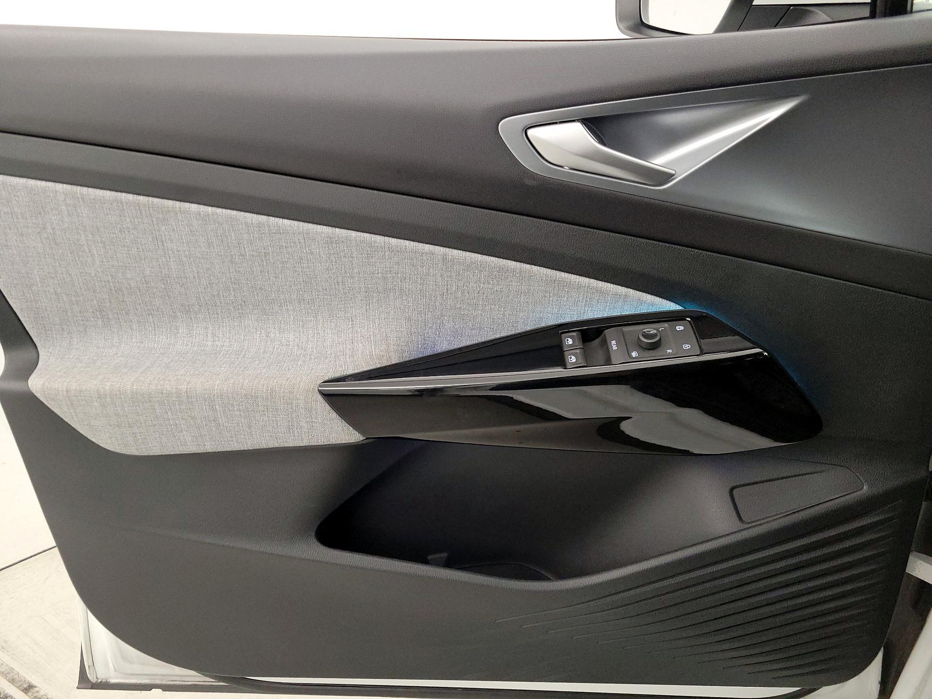 Thumbnail: 2023 Volkswagen ID.4 - 12