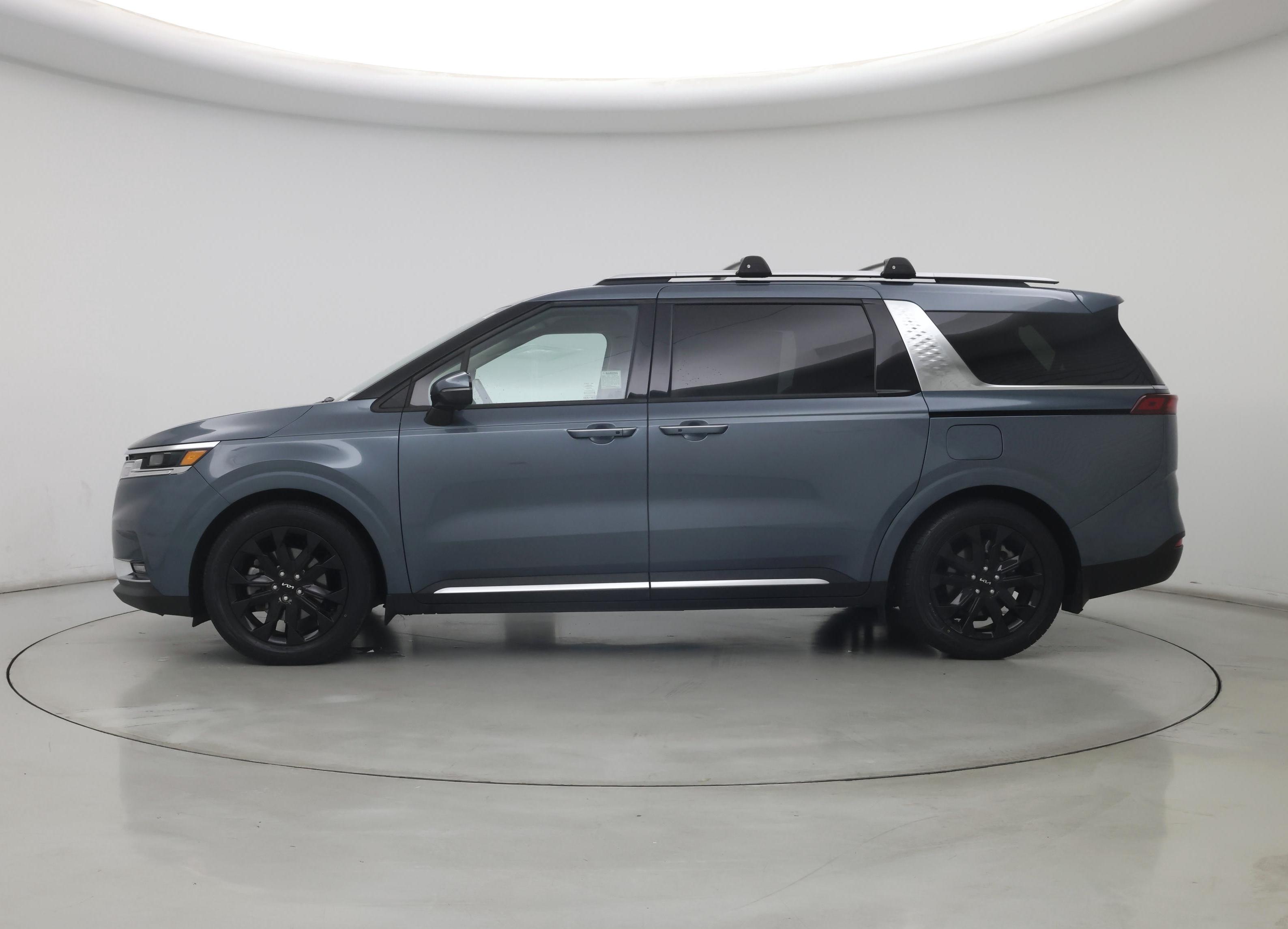 Thumbnail: 2022 Kia Carnival - 3