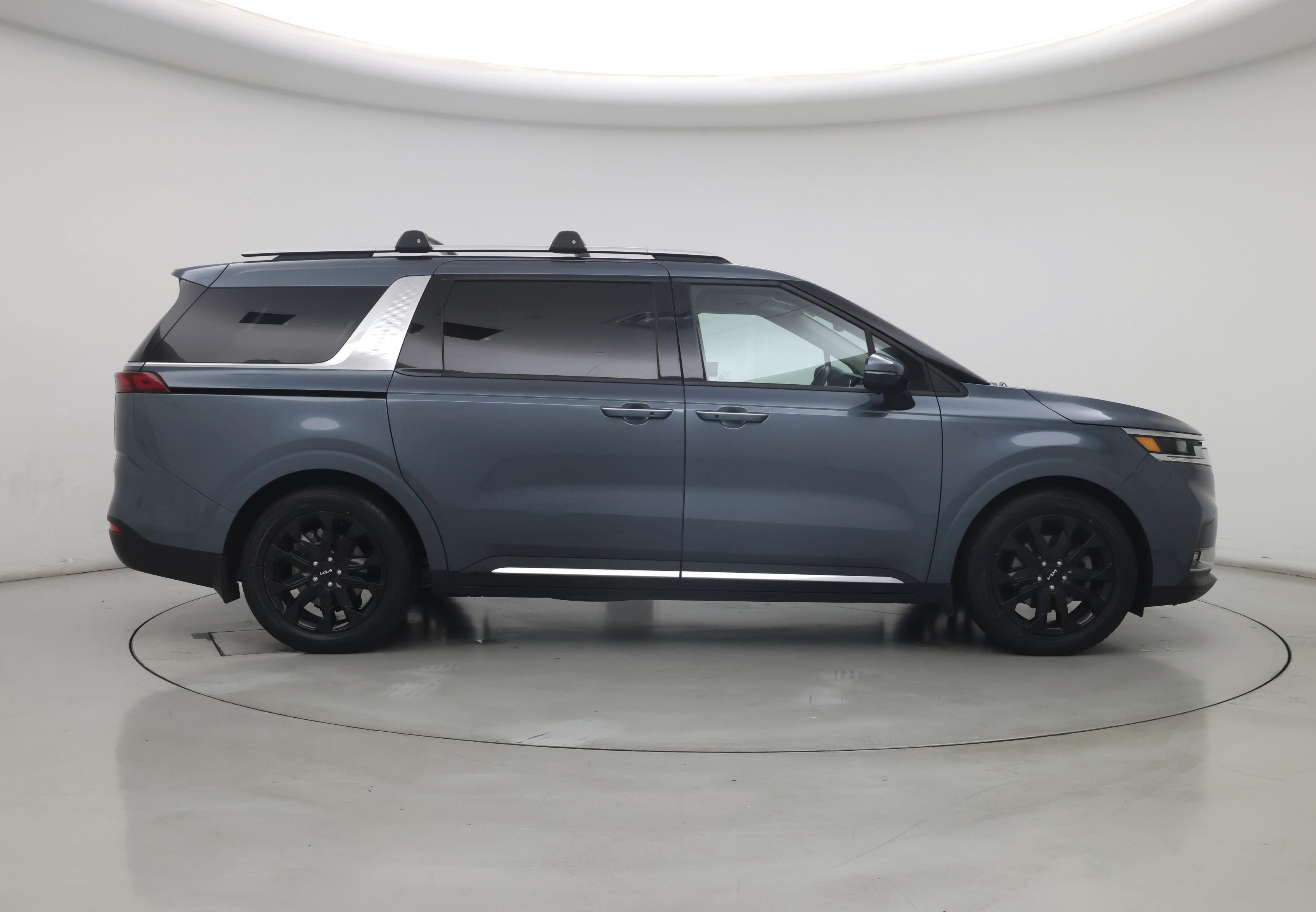 Thumbnail: 2022 Kia Carnival - 7
