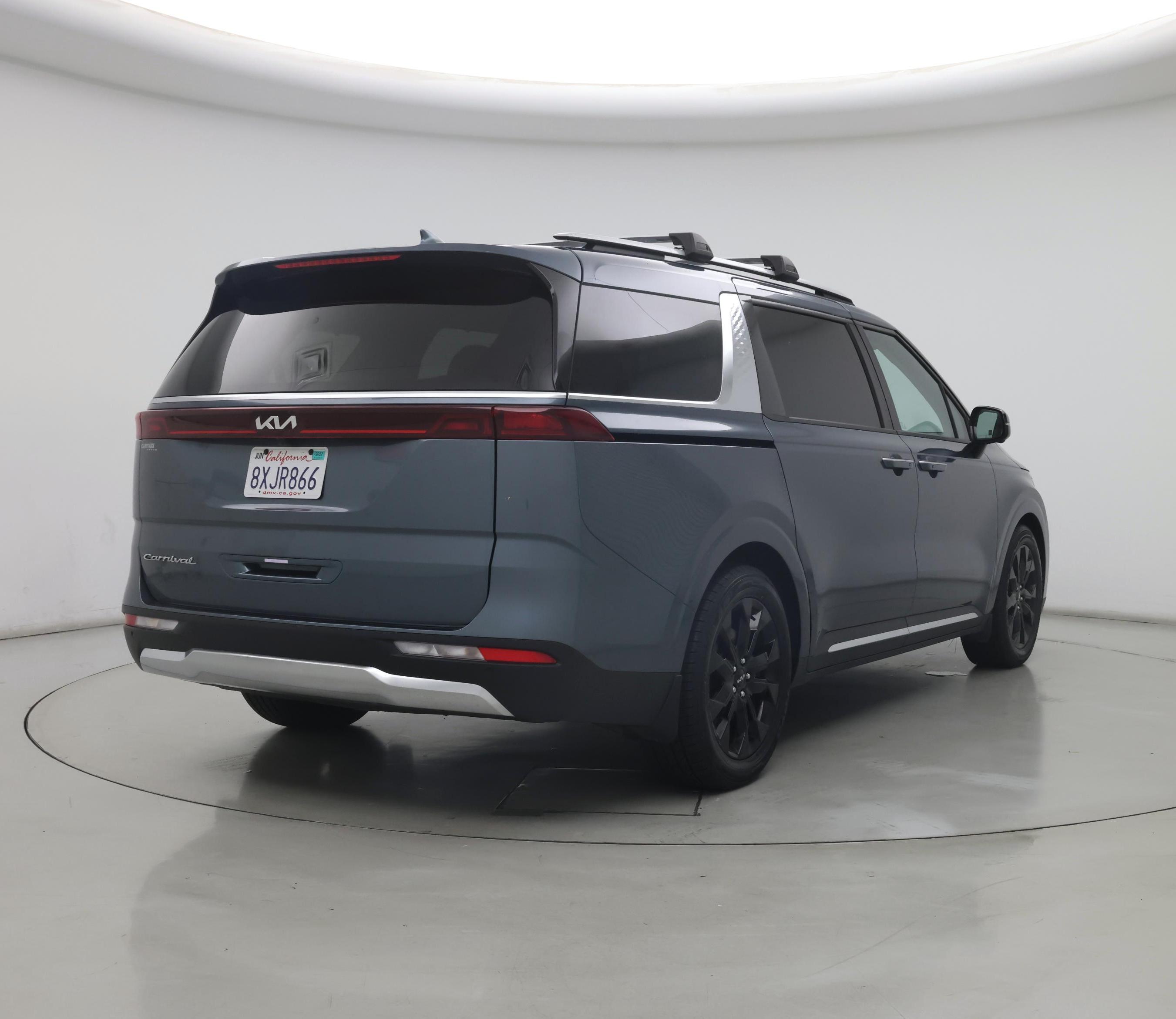 Thumbnail: 2022 Kia Carnival - 8