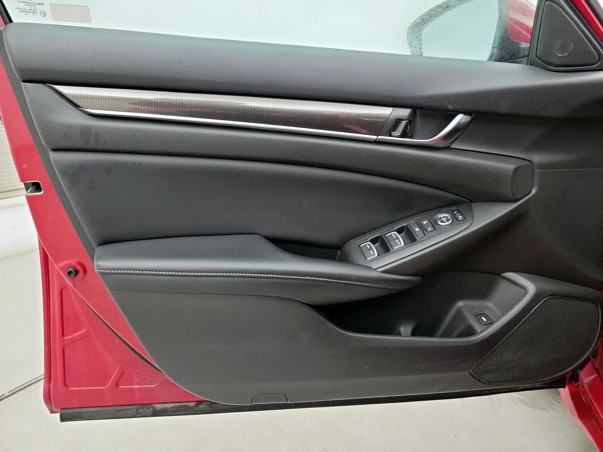 Thumbnail: 2018 Honda Accord - 12
