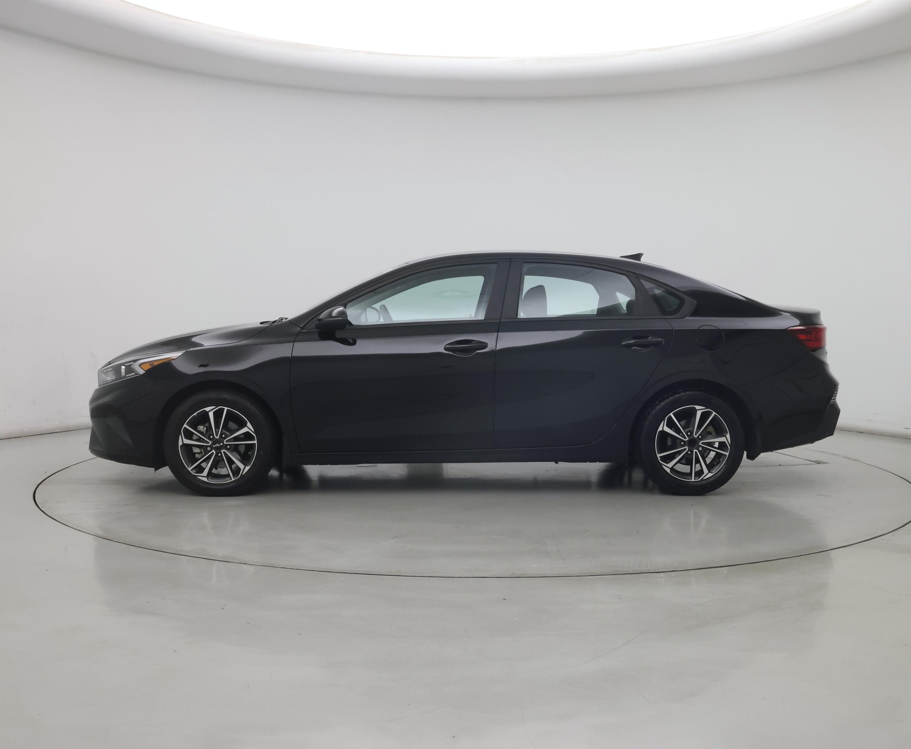 Thumbnail: 2023 Kia Forte - 3