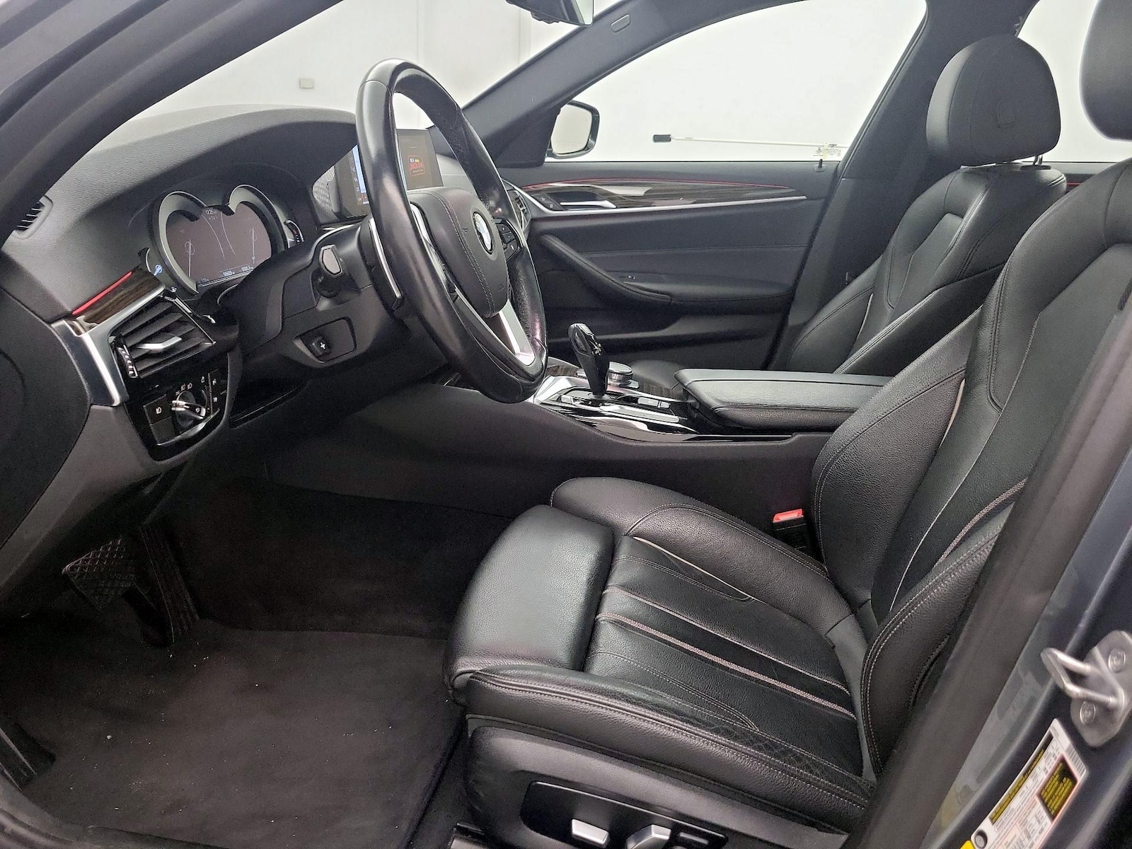 2018 BMW 5 Series 540i - Photo 12