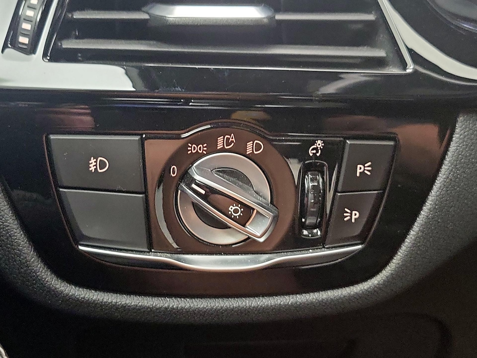 2018 BMW 5 Series 540i - Photo 14