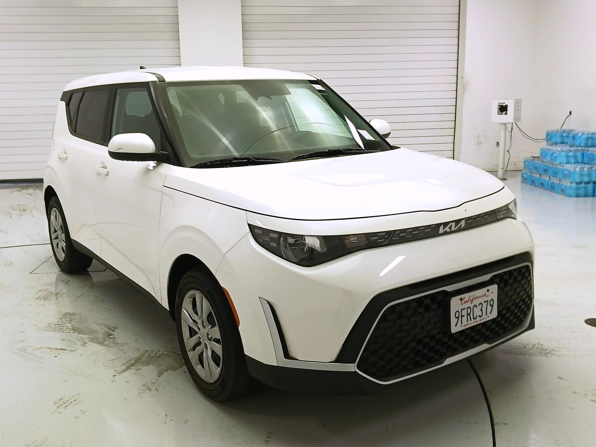 White 2023 Kia Soul SUV / Crossover Front-Wheel Drive Automatic