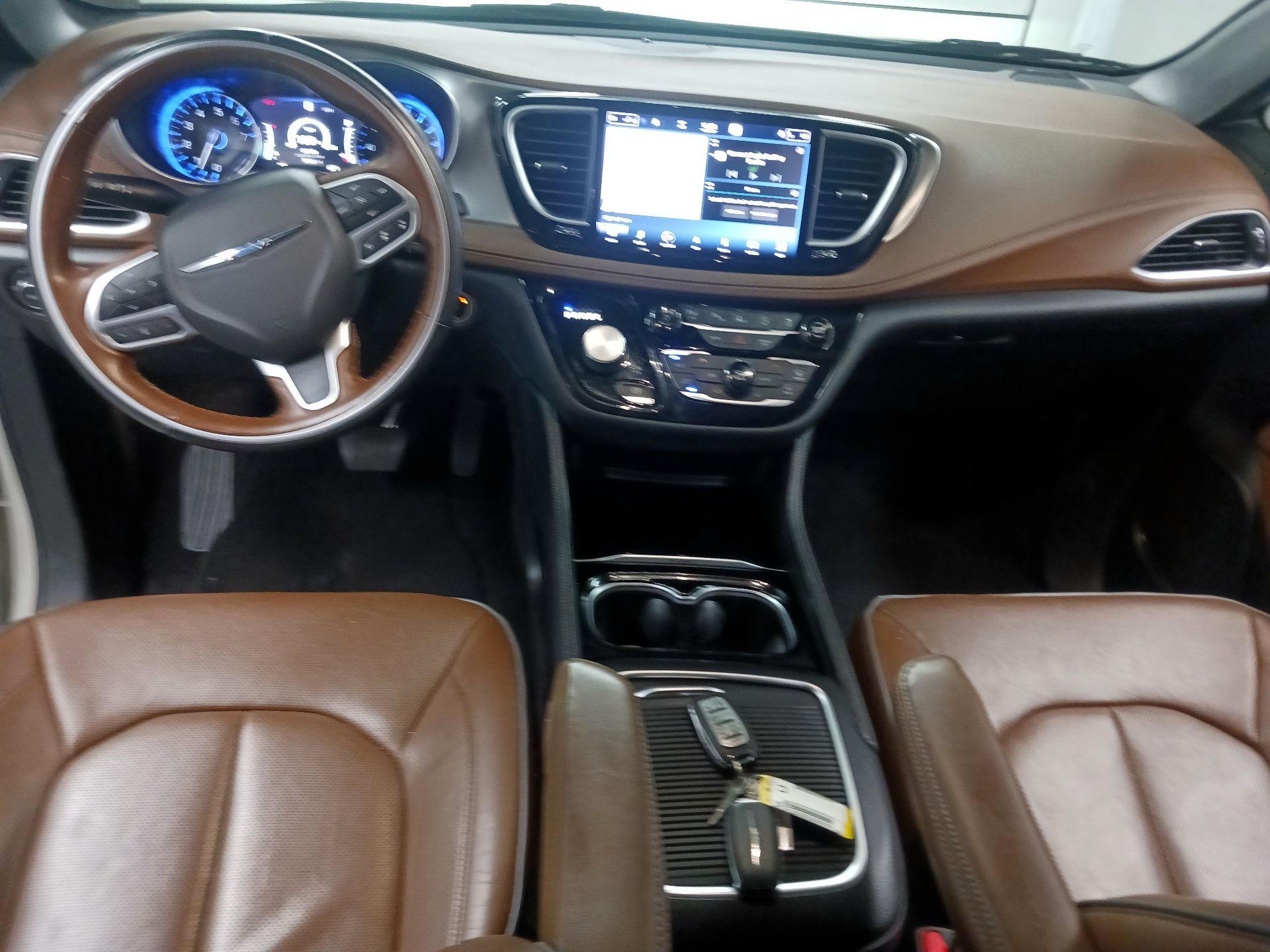 Thumbnail: 2021 Chrysler Pacifica - 9