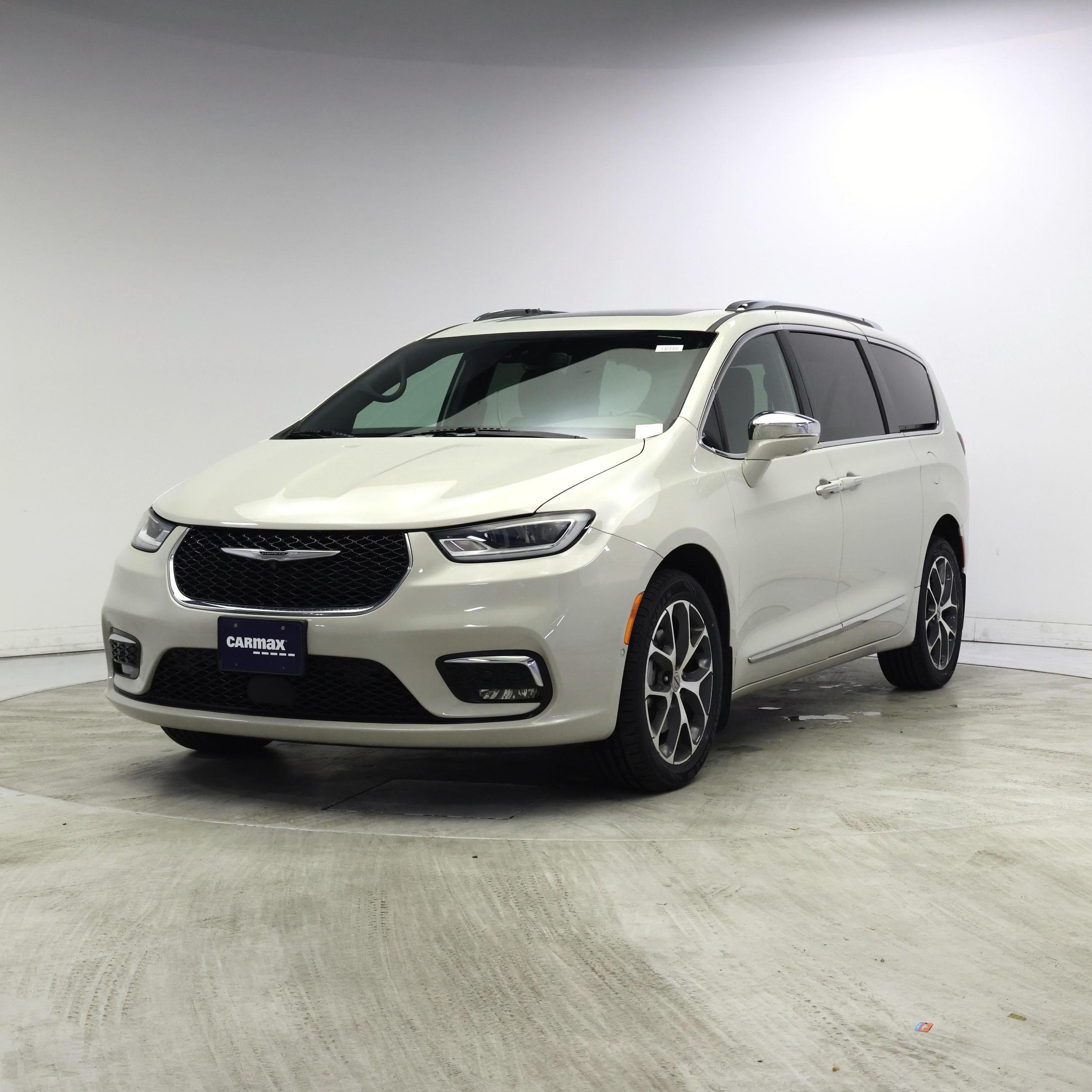 Thumbnail: 2021 Chrysler Pacifica - 4