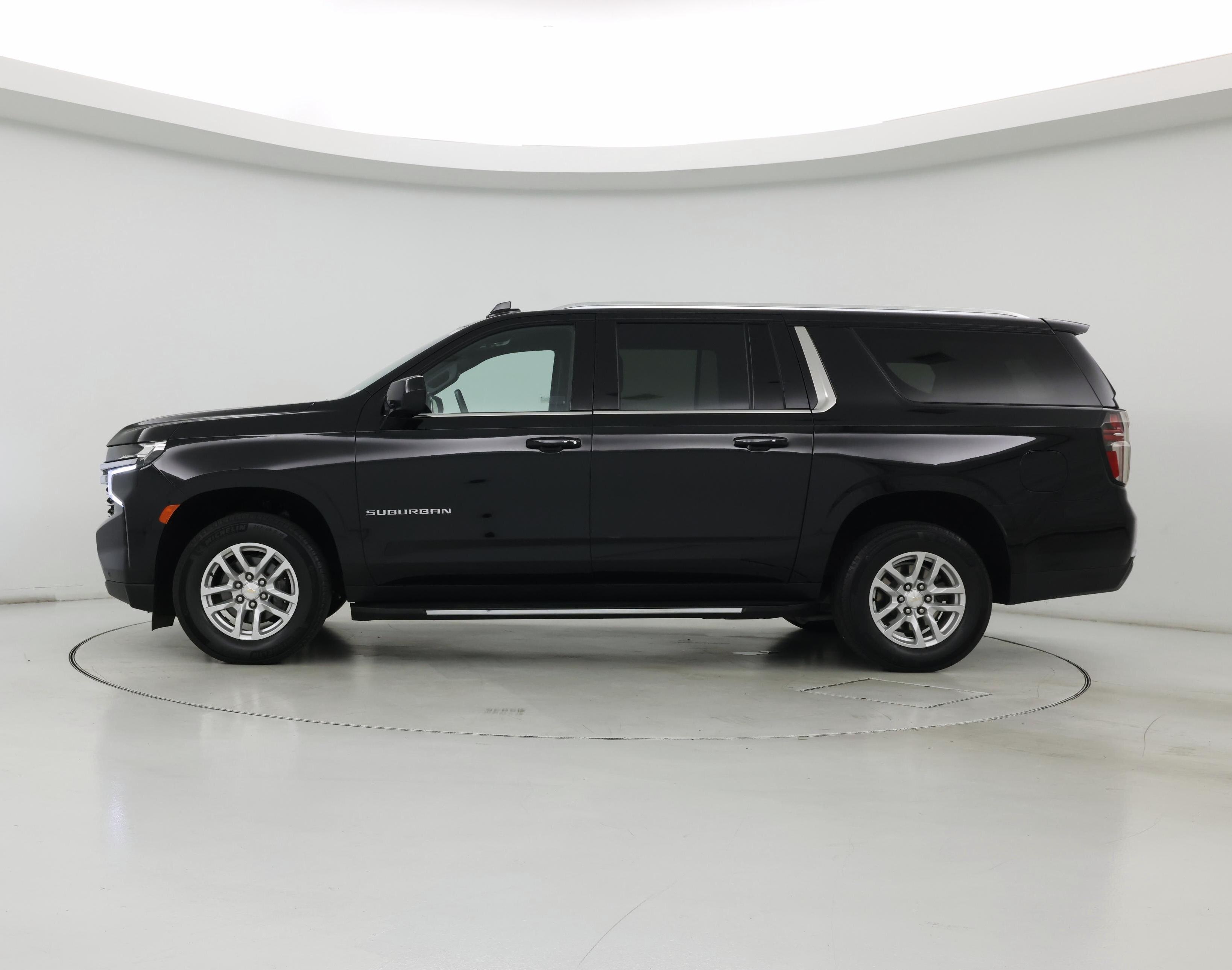 Thumbnail: 2023 Chevrolet Suburban - 3