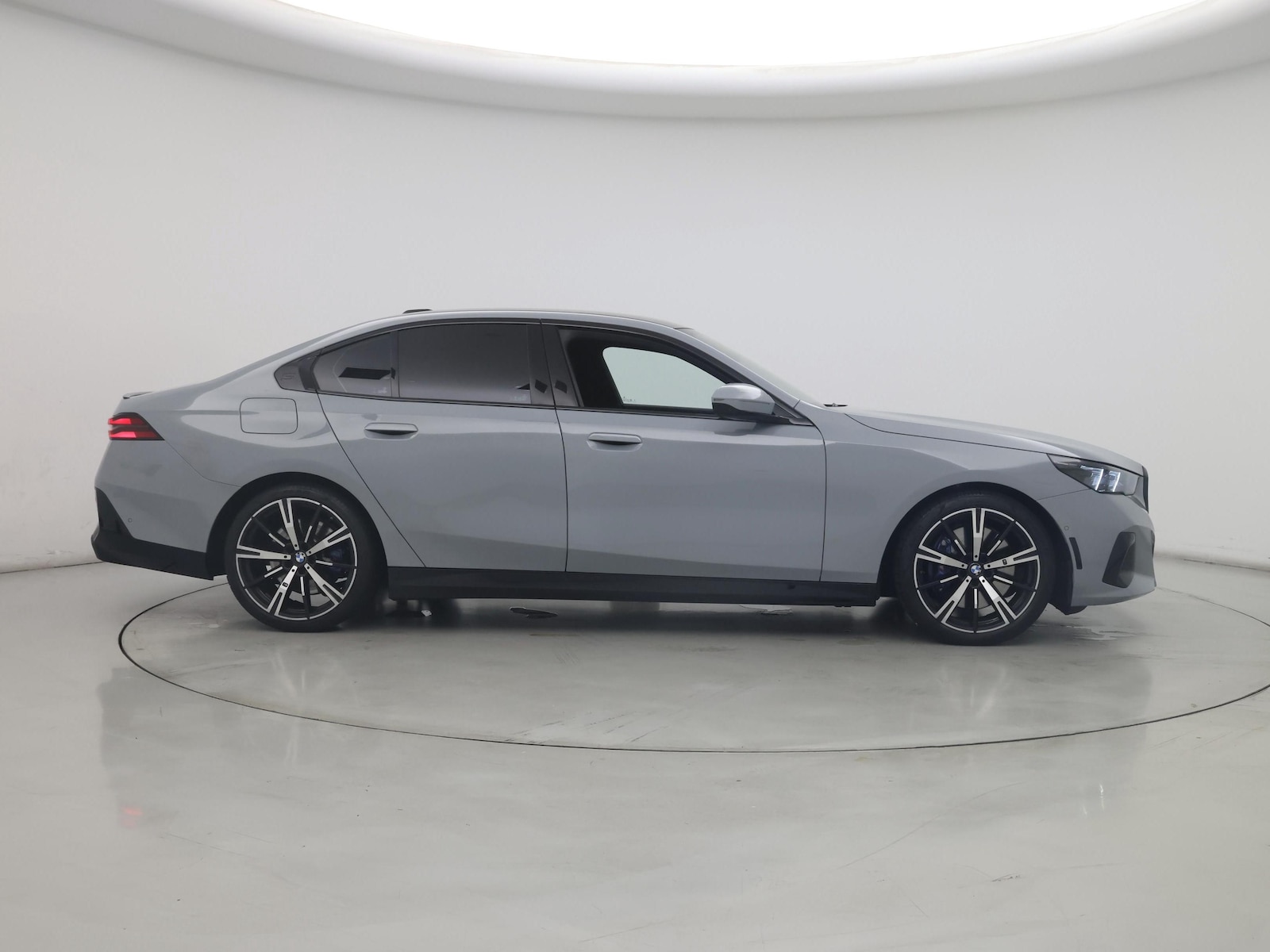 2024 BMW 5 Series 540i - Photo 8