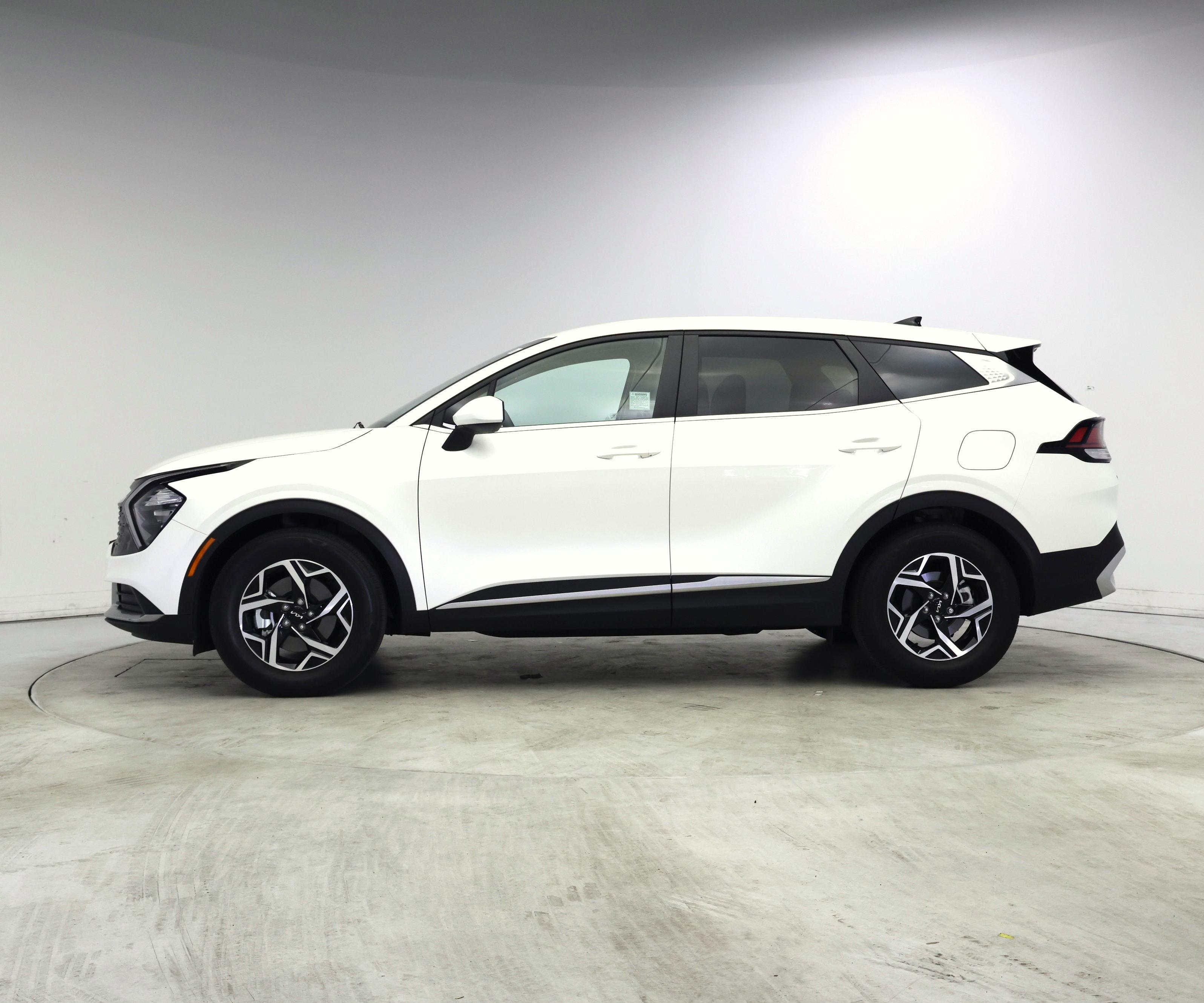 Thumbnail: 2023 Kia Sportage - 3