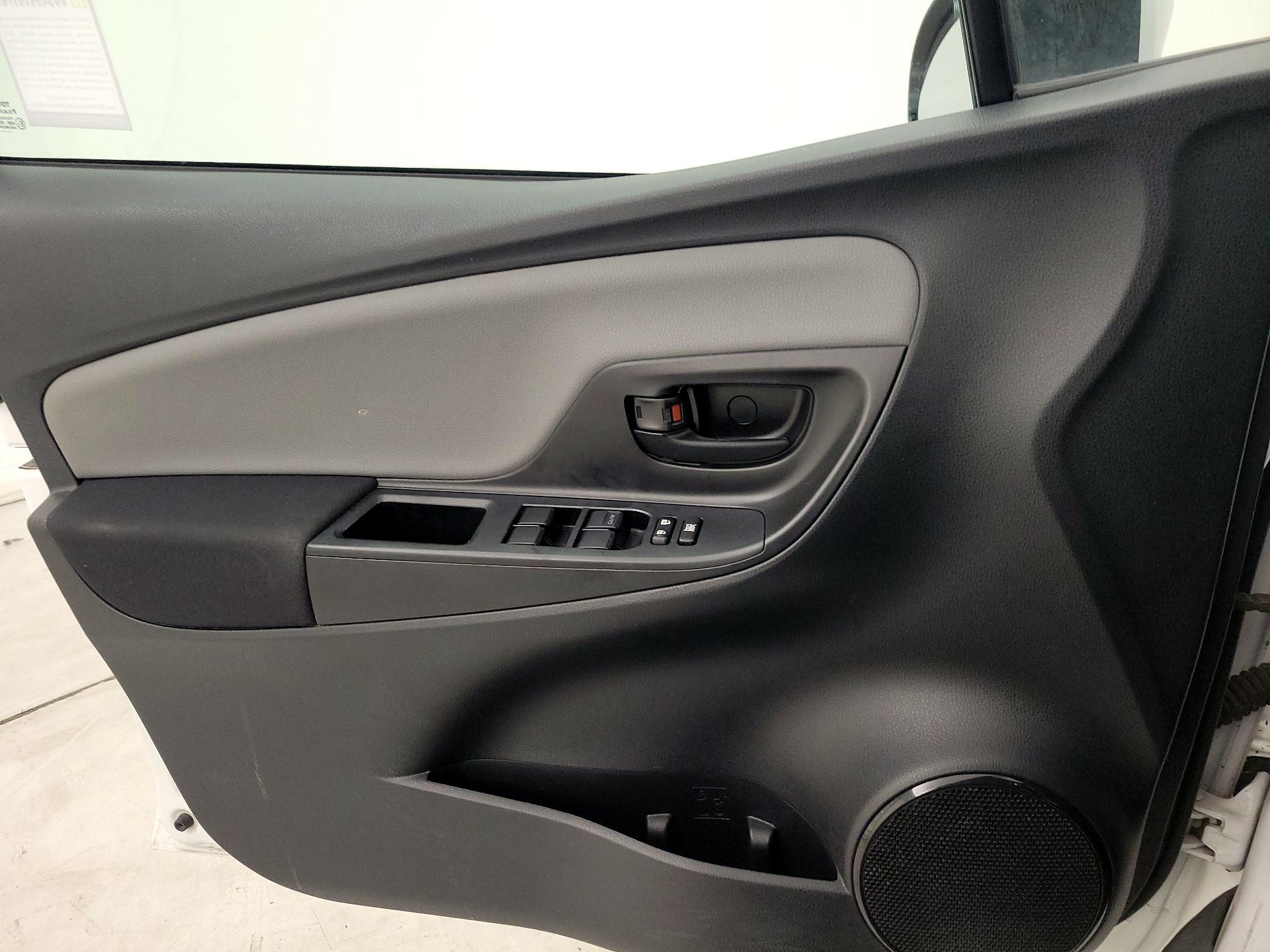 Thumbnail: 2017 Toyota Yaris - 12