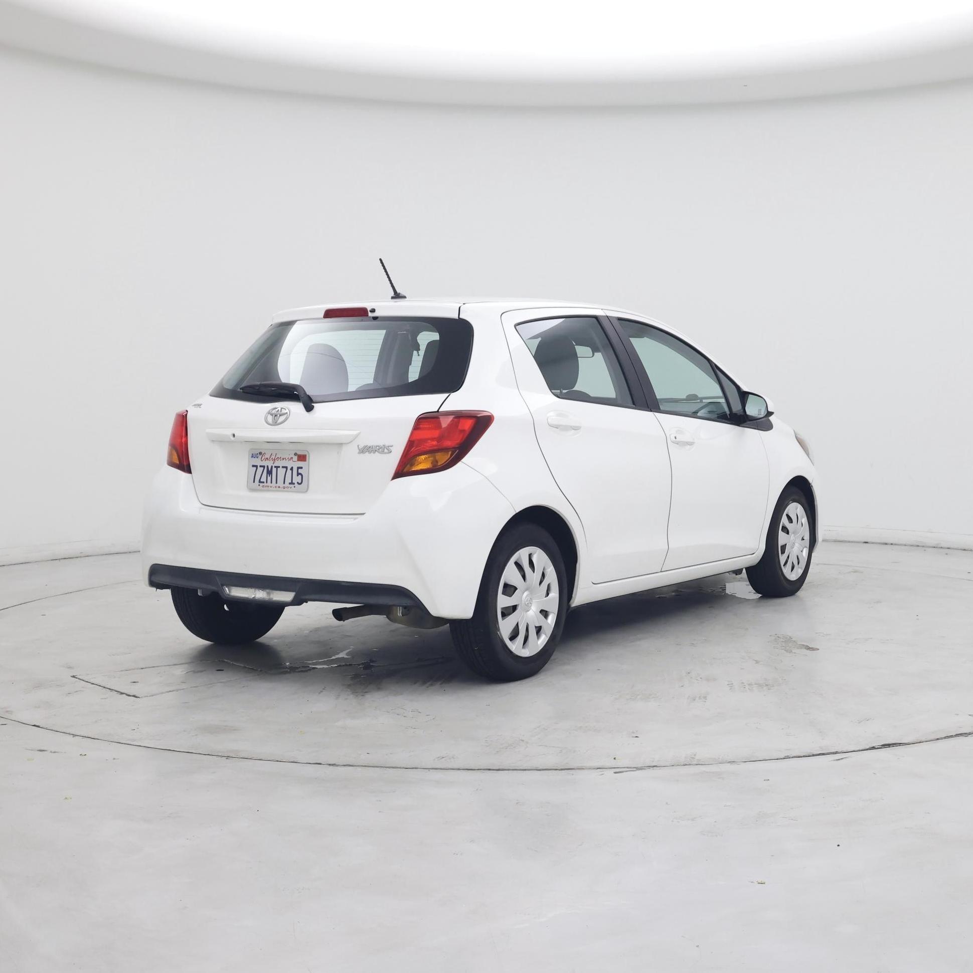 Thumbnail: 2017 Toyota Yaris - 8