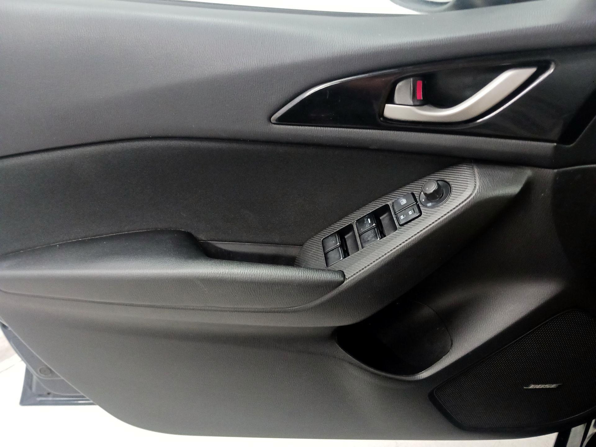 Thumbnail: 2016 Mazda Mazda3 - 12