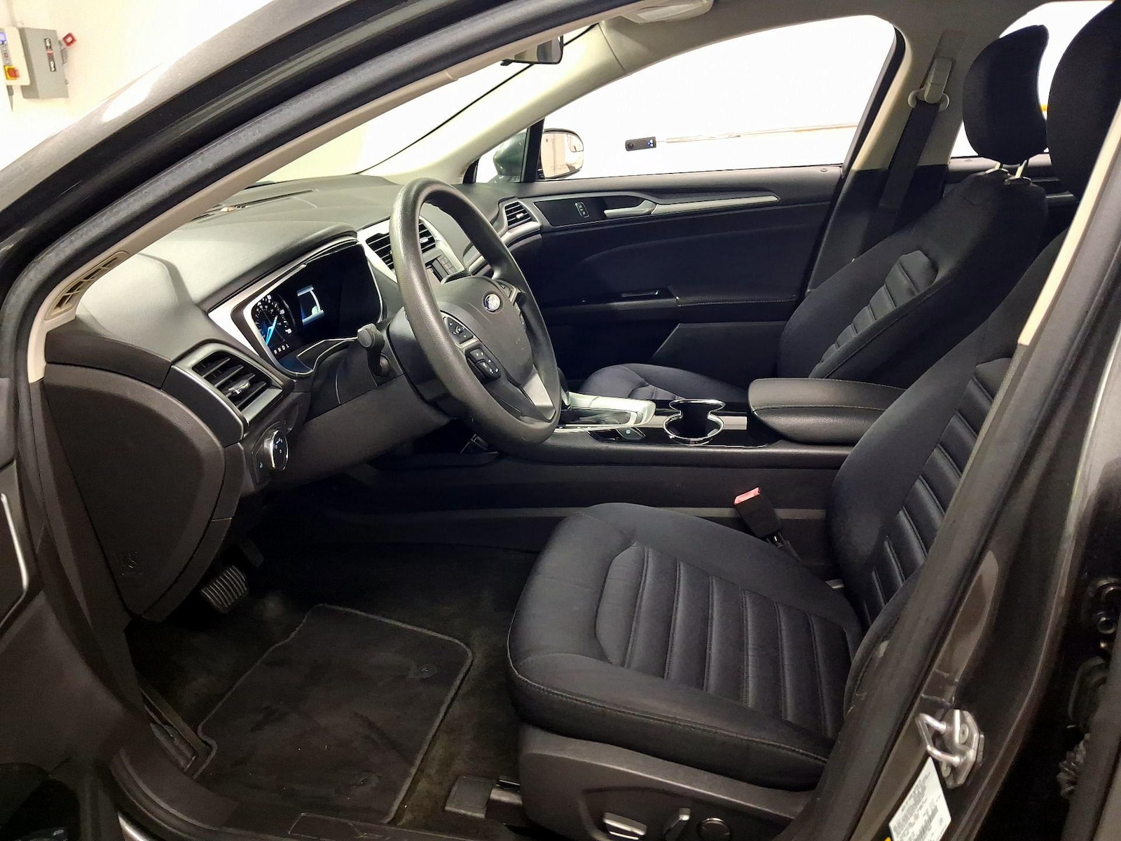 2016 Ford Fusion Hybrid SE - Photo 12