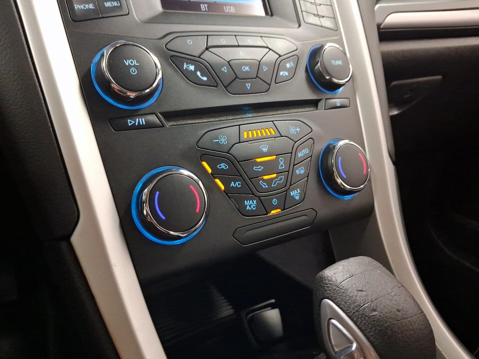 2016 Ford Fusion Hybrid SE - Photo 15