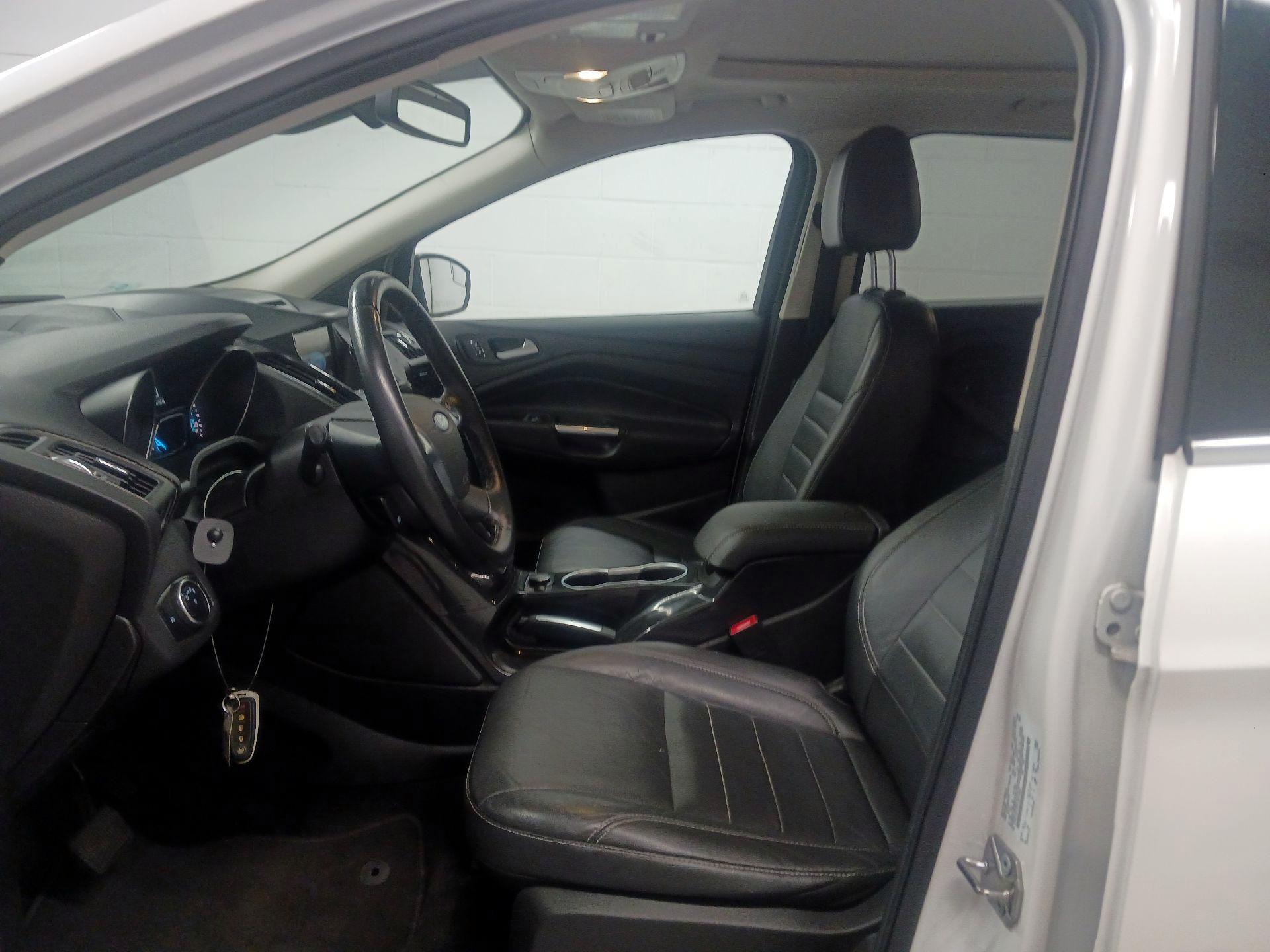Thumbnail: 2015 Ford Escape - 9