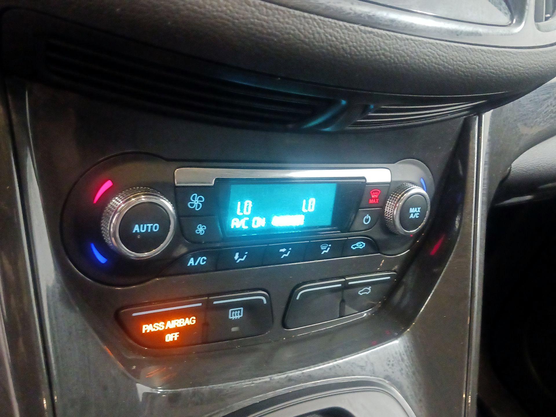 Thumbnail: 2015 Ford Escape - 13