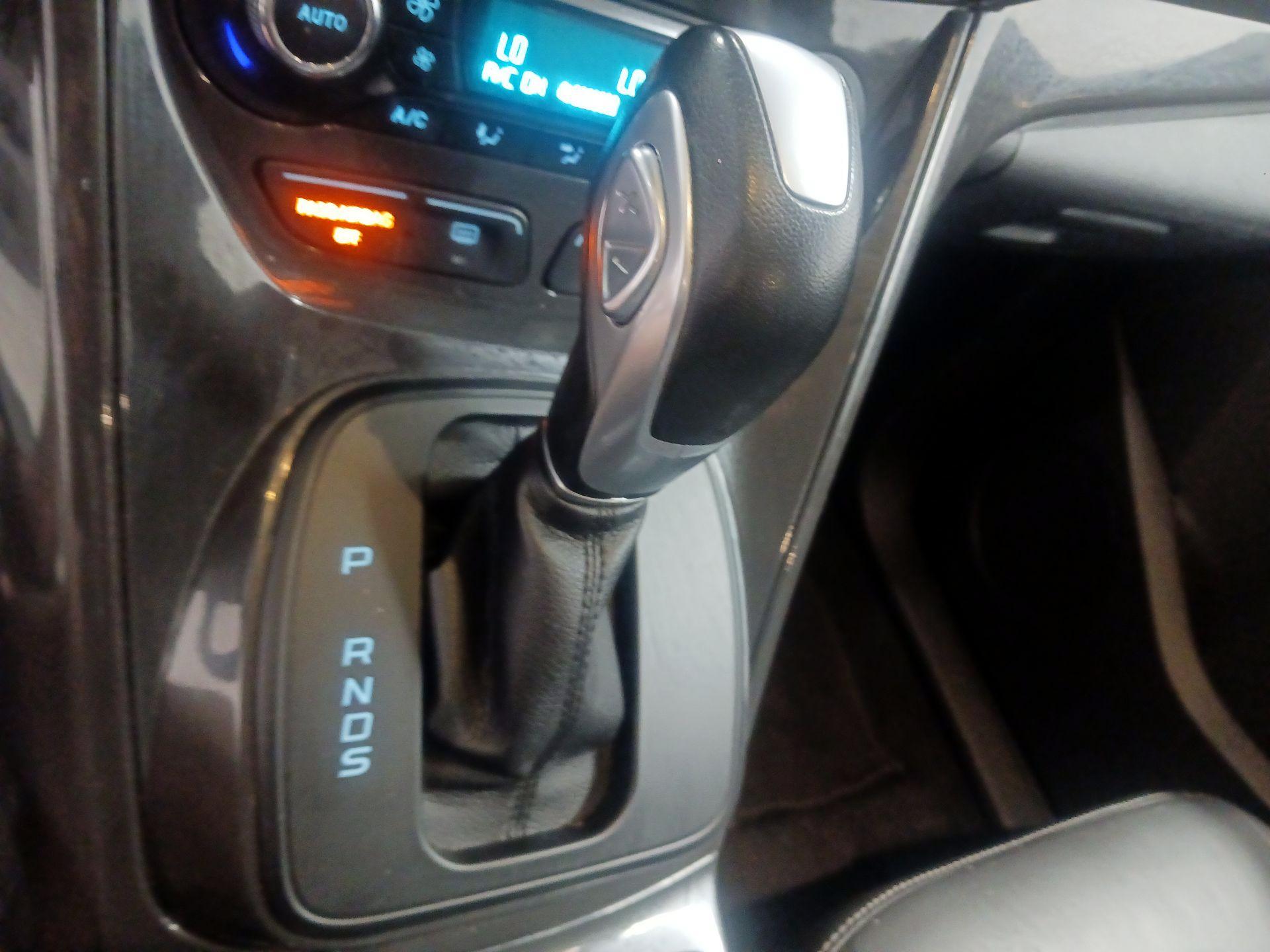 Thumbnail: 2015 Ford Escape - 14