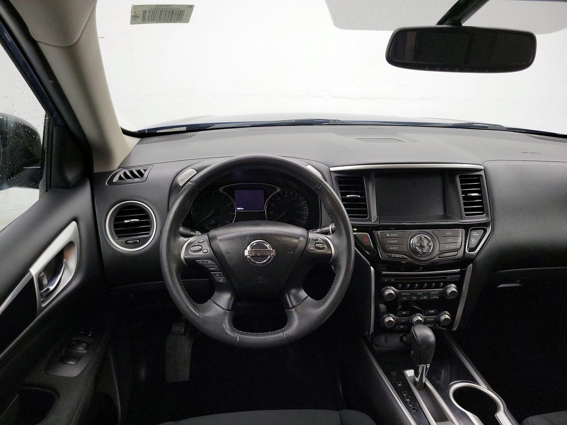 Thumbnail: 2017 Nissan Pathfinder - 10