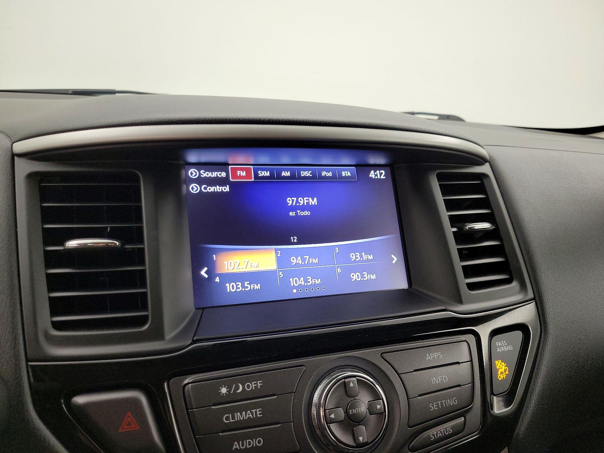 Thumbnail: 2017 Nissan Pathfinder - 14