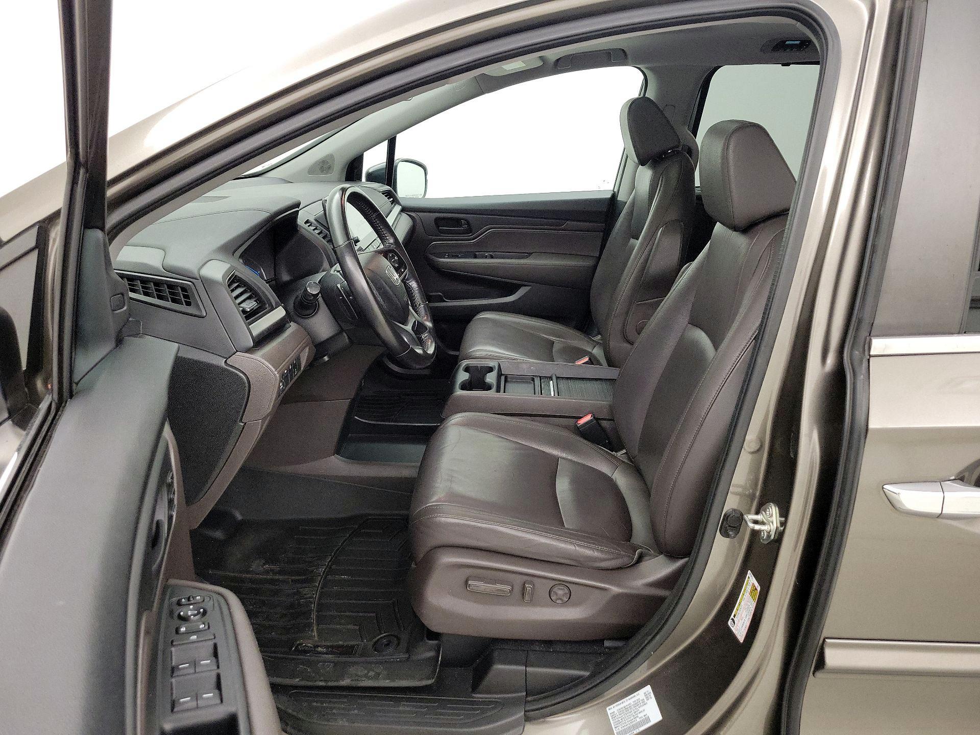 Thumbnail: 2018 Honda Odyssey - 11