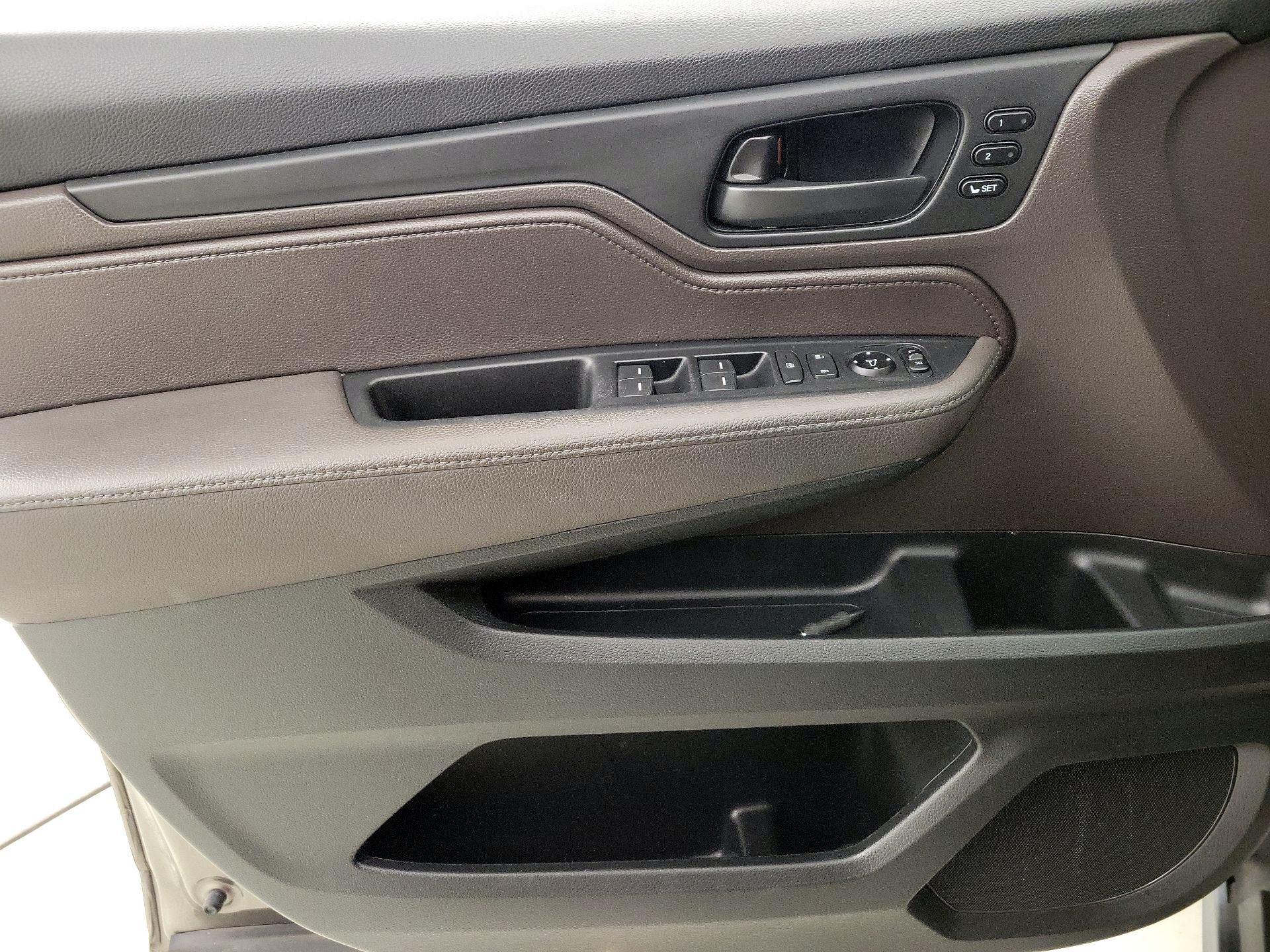 Thumbnail: 2018 Honda Odyssey - 12