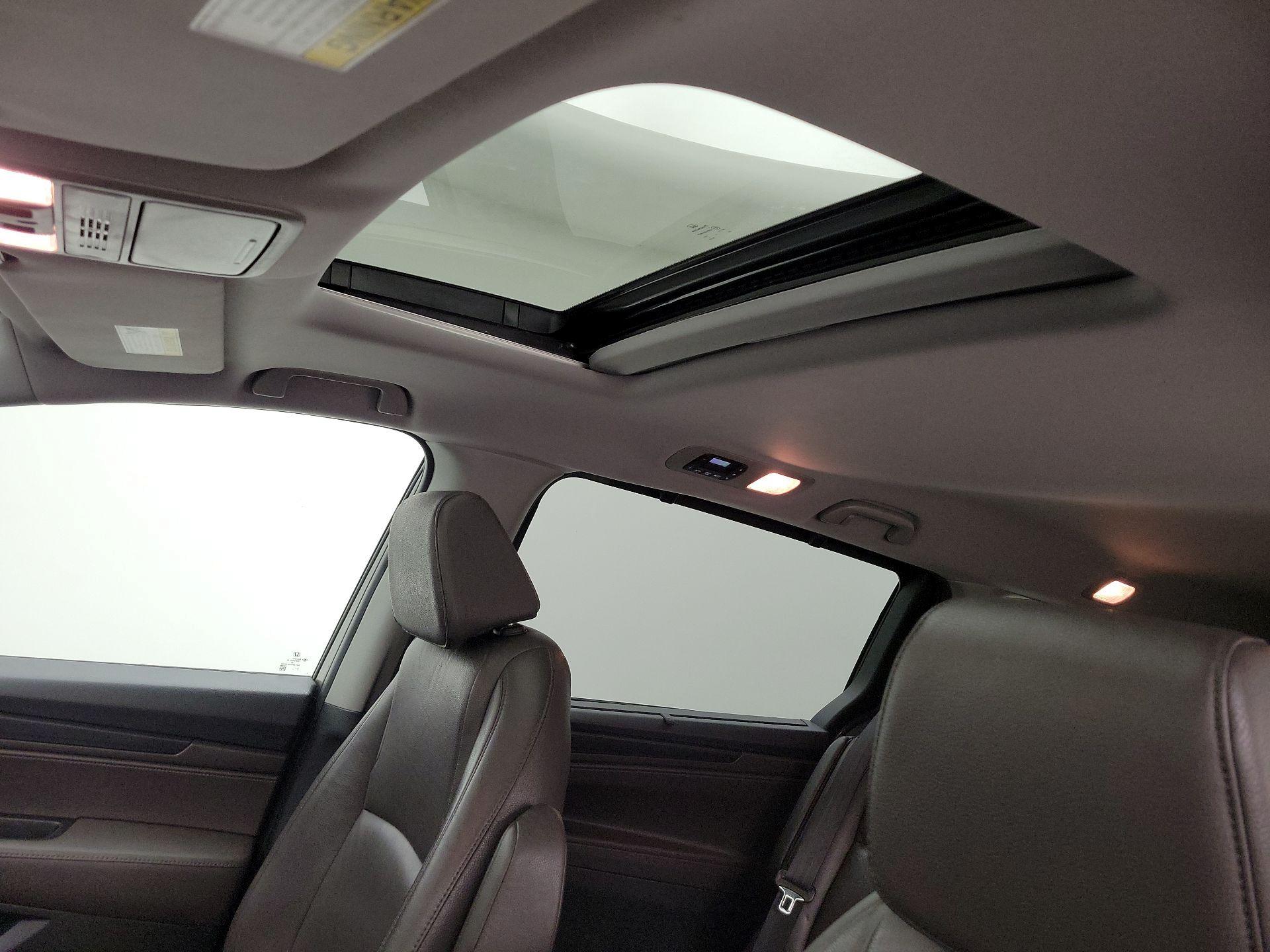 Thumbnail: 2018 Honda Odyssey - 19
