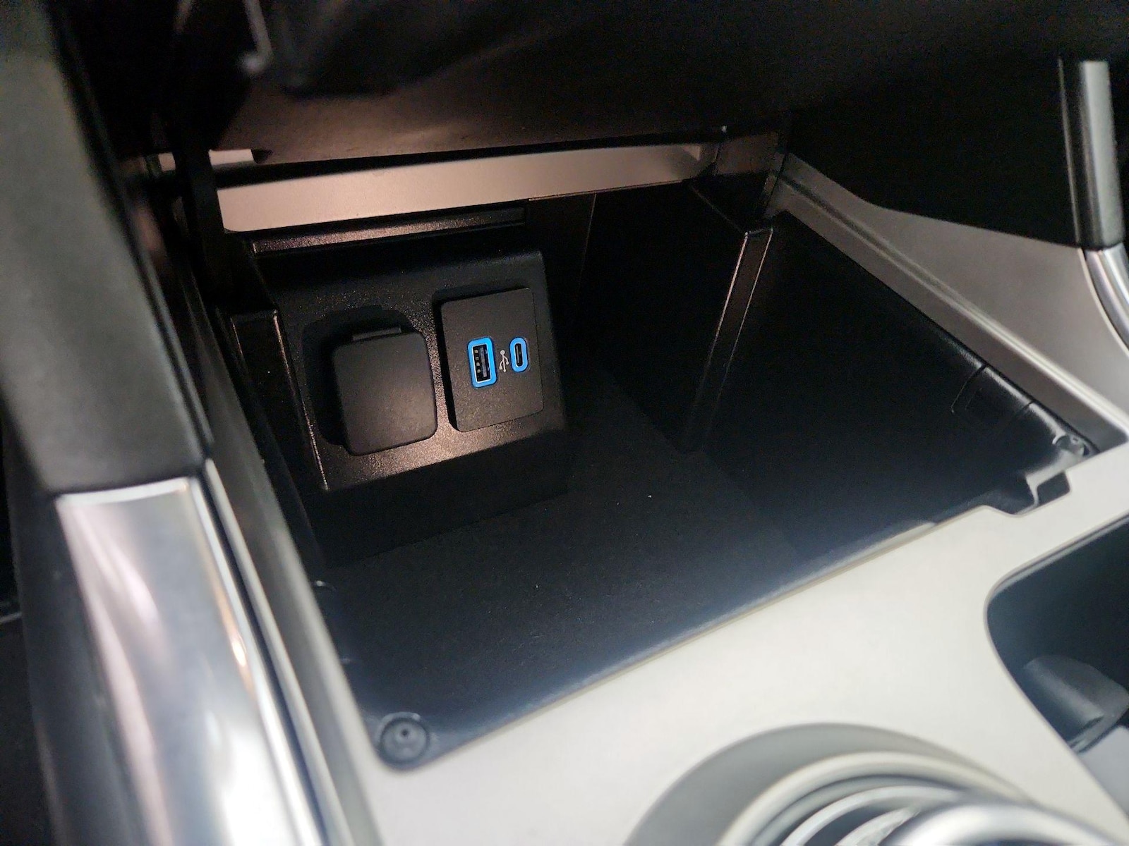 2022 Ford Explorer Platinum - Photo 20