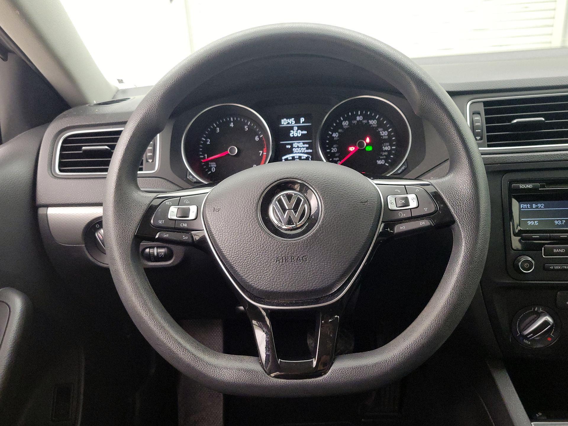 Thumbnail: 2015 Volkswagen Jetta - 10