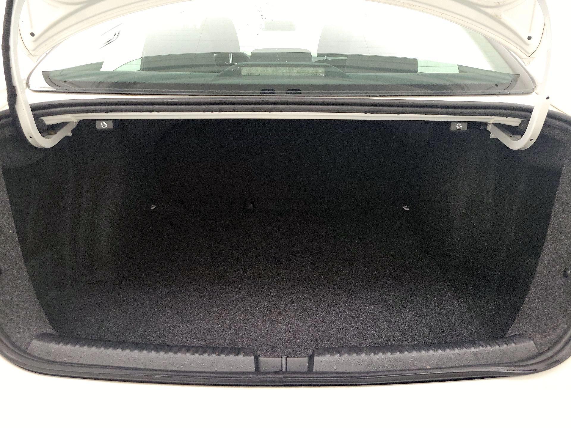 Thumbnail: 2015 Volkswagen Jetta - 19