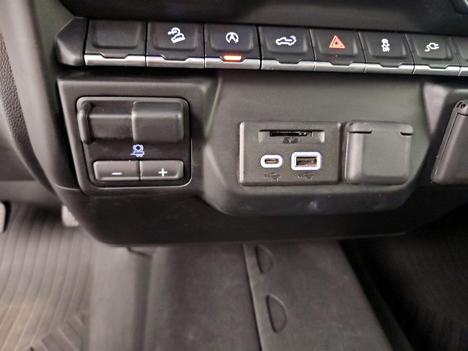 Thumbnail: 2020 Chevrolet Silverado 1500 - 18