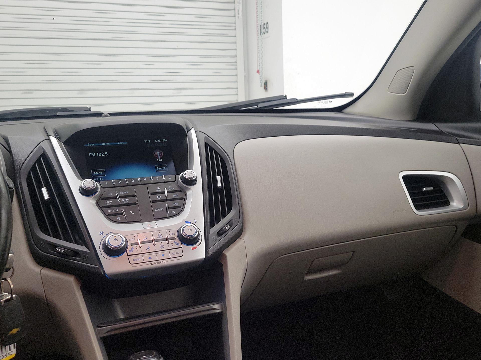 Thumbnail: 2017 Chevrolet Equinox - 9