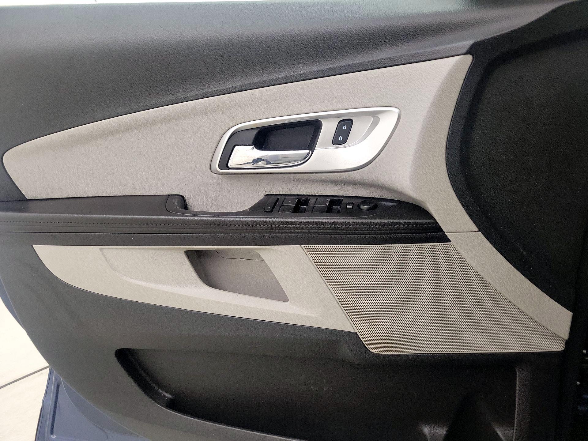 Thumbnail: 2017 Chevrolet Equinox - 12