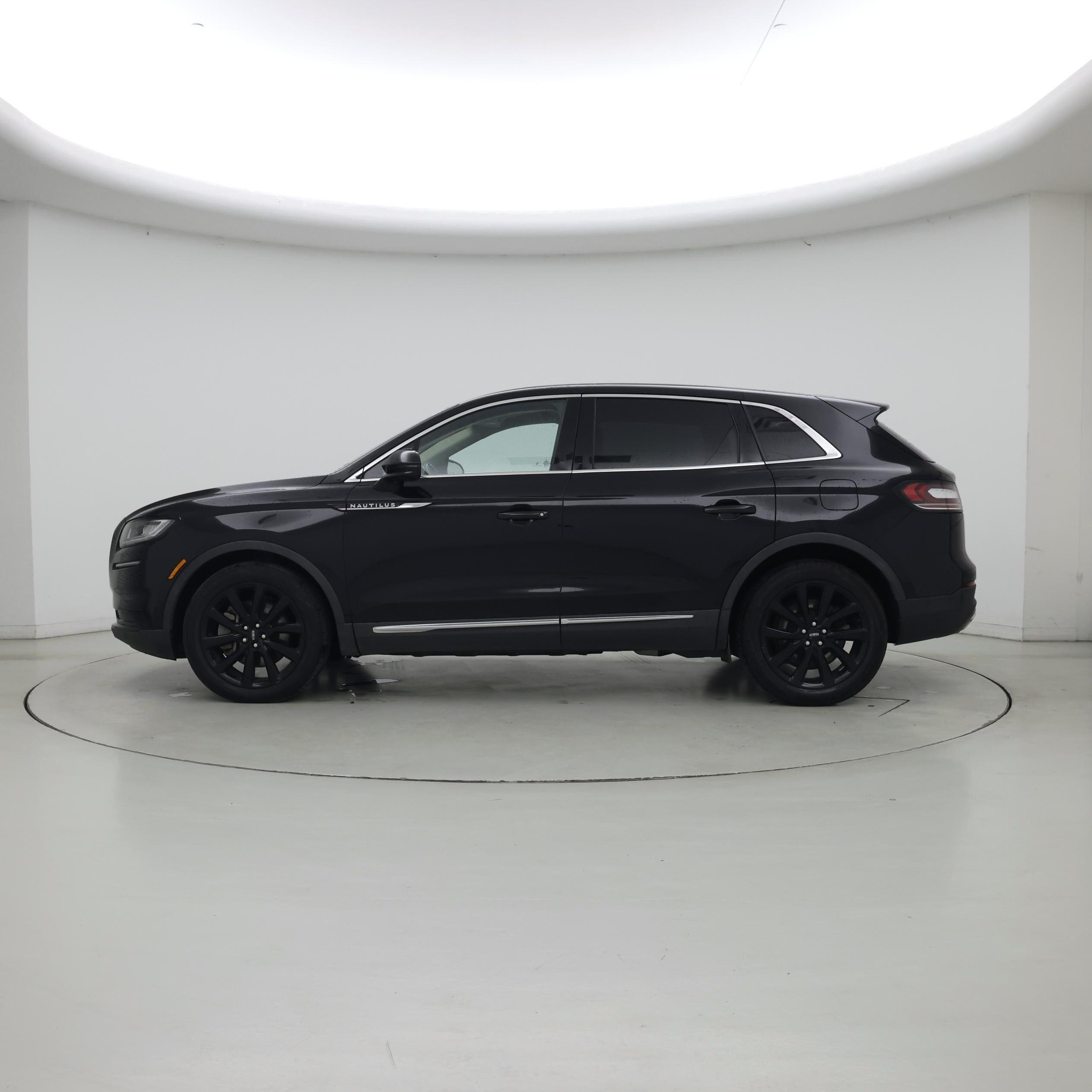 Thumbnail: 2021 Lincoln Nautilus - 3