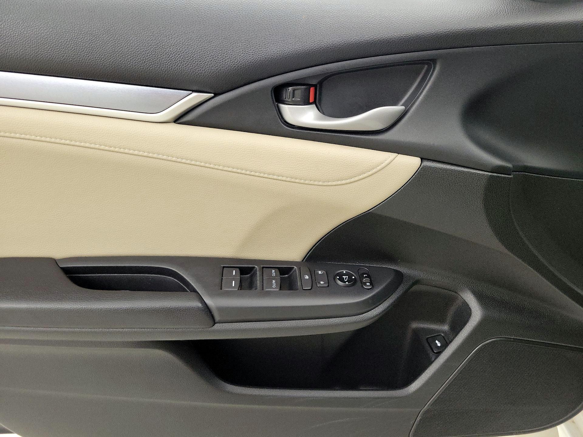 Thumbnail: 2016 Honda Civic - 12