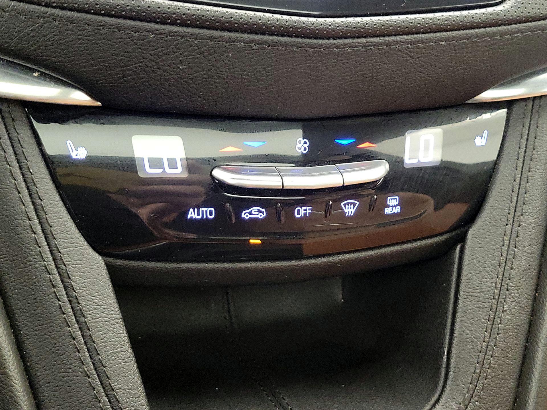 Thumbnail: 2020 Cadillac XT5 - 17