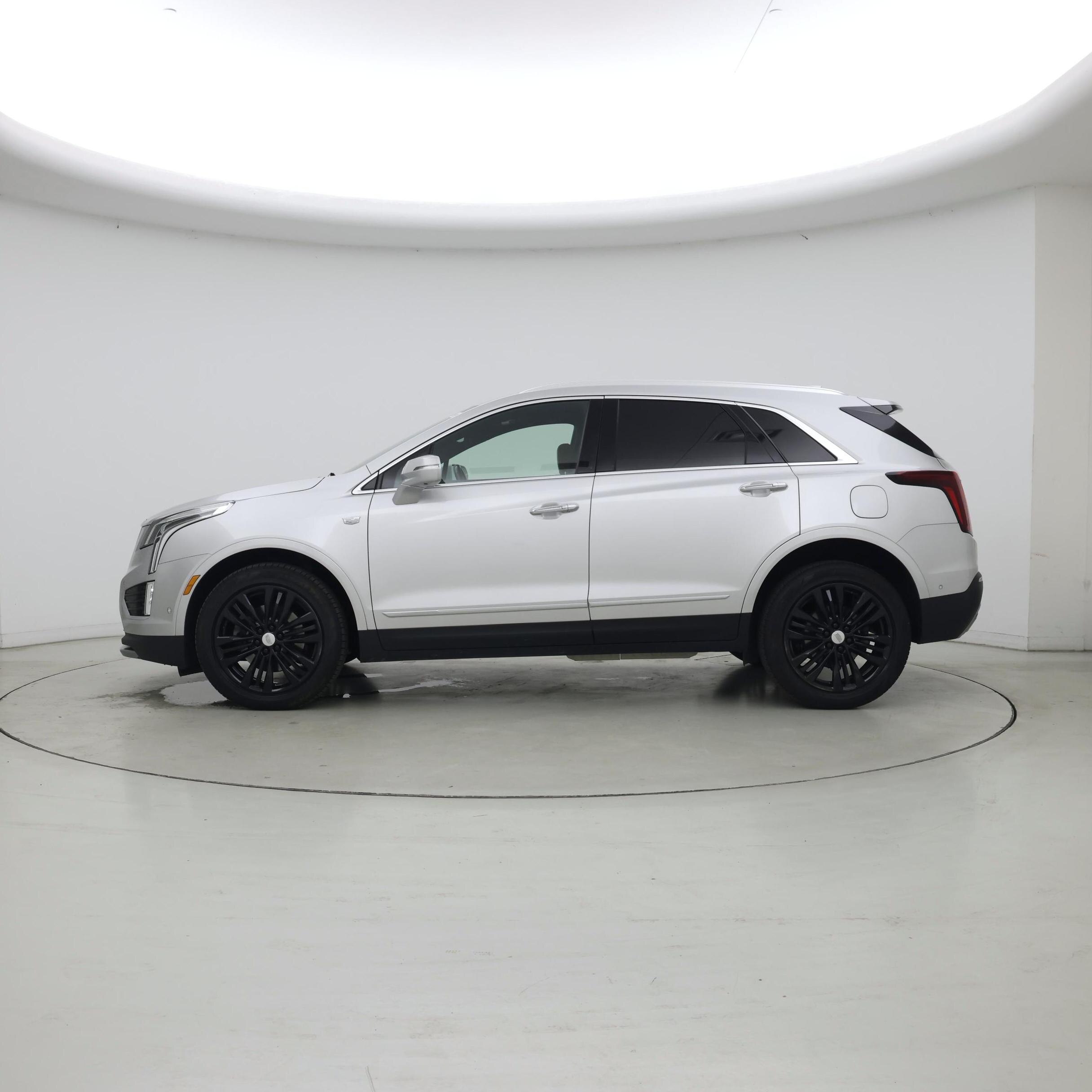 Thumbnail: 2020 Cadillac XT5 - 3