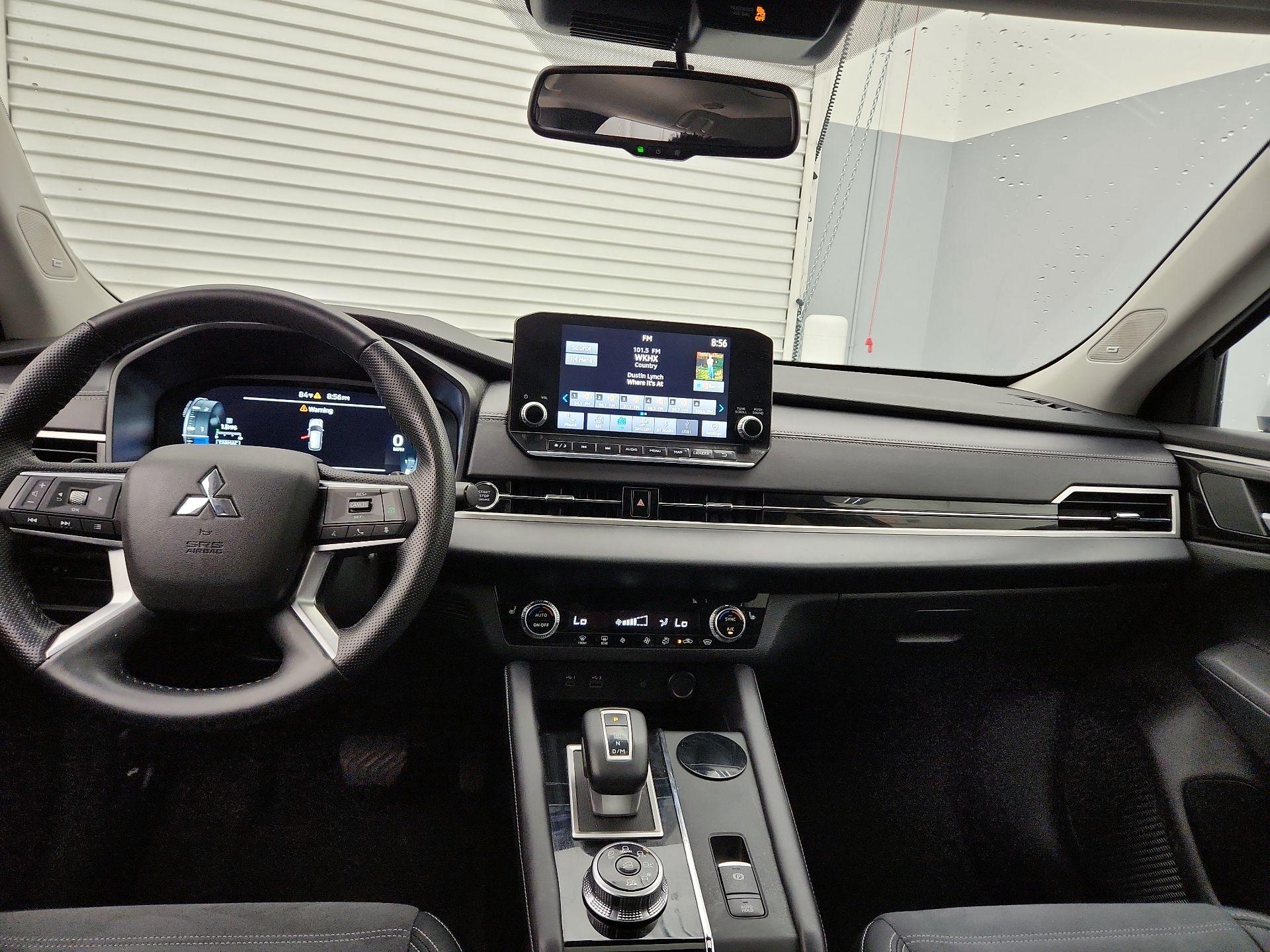 Thumbnail: 2024 Mitsubishi Outlander - 9